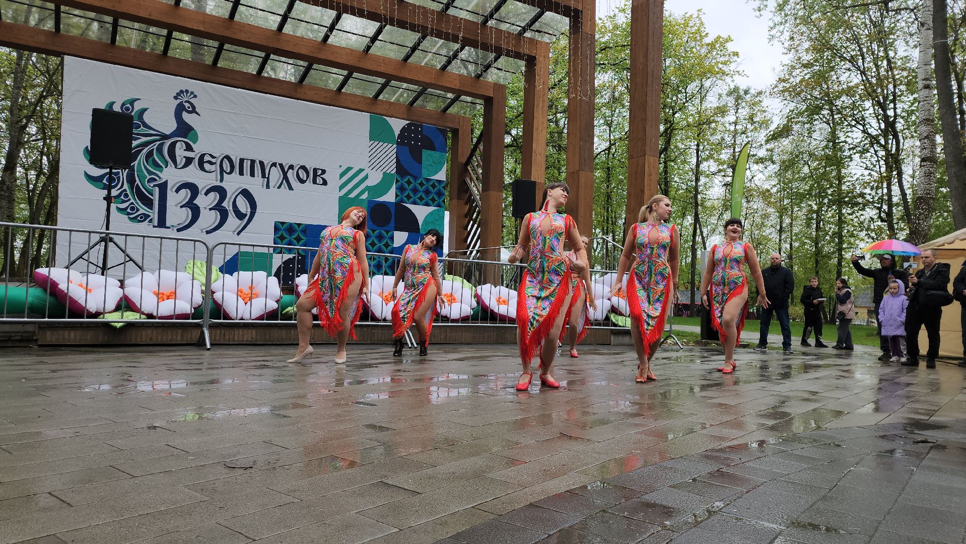 серпухов , подмосковье, парк имени олега степанова, теплый сезон,