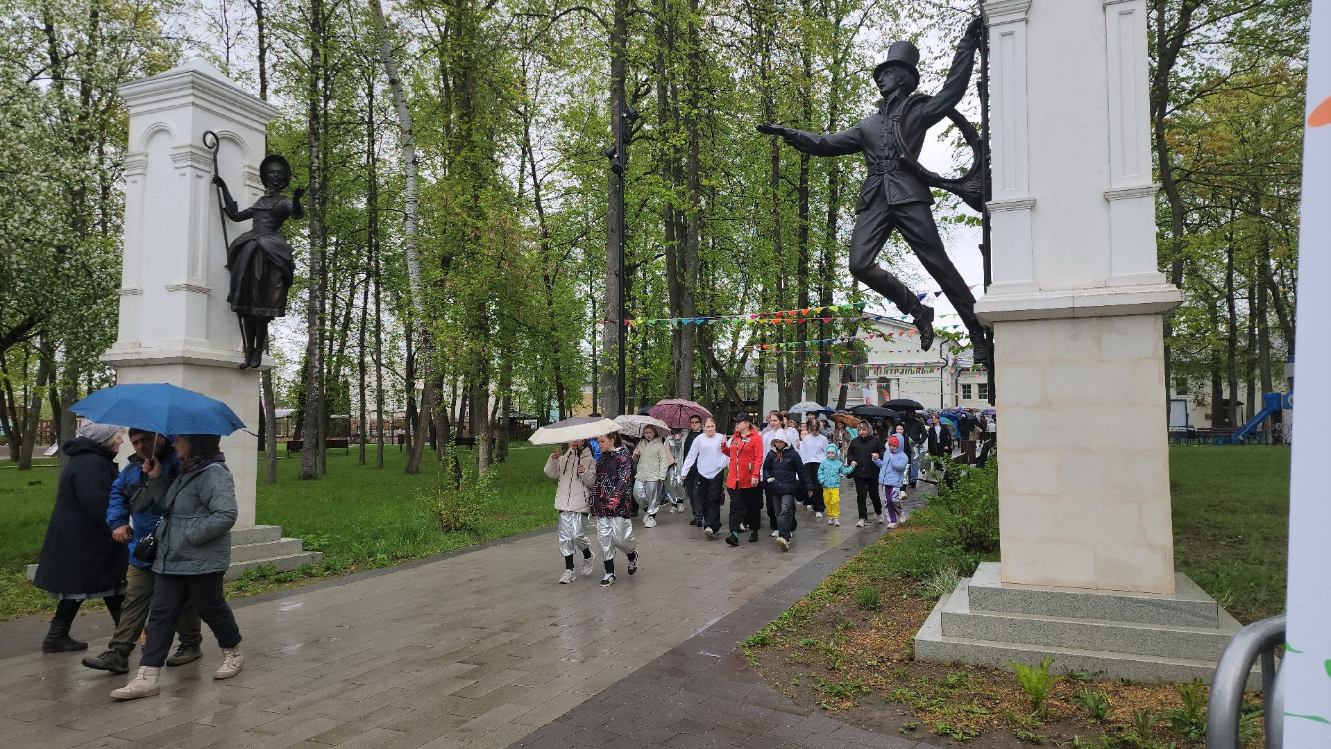 серпухов , подмосковье, парк имени олега степанова, теплый сезон,
