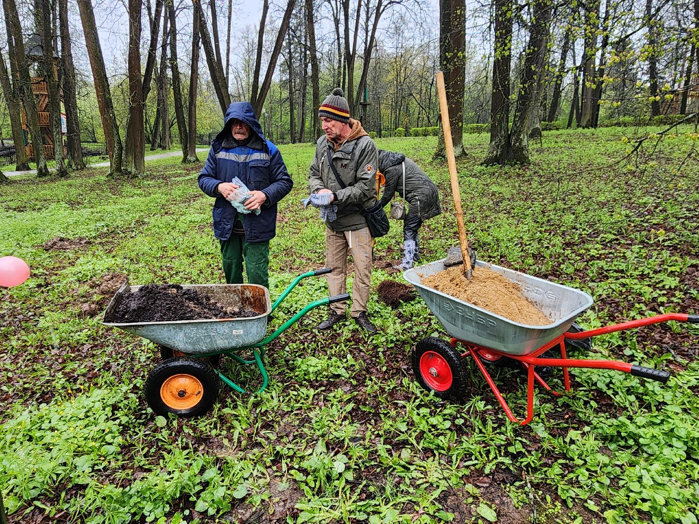 сергиев посад, парк скитские пруды, яблони, сад памяти,