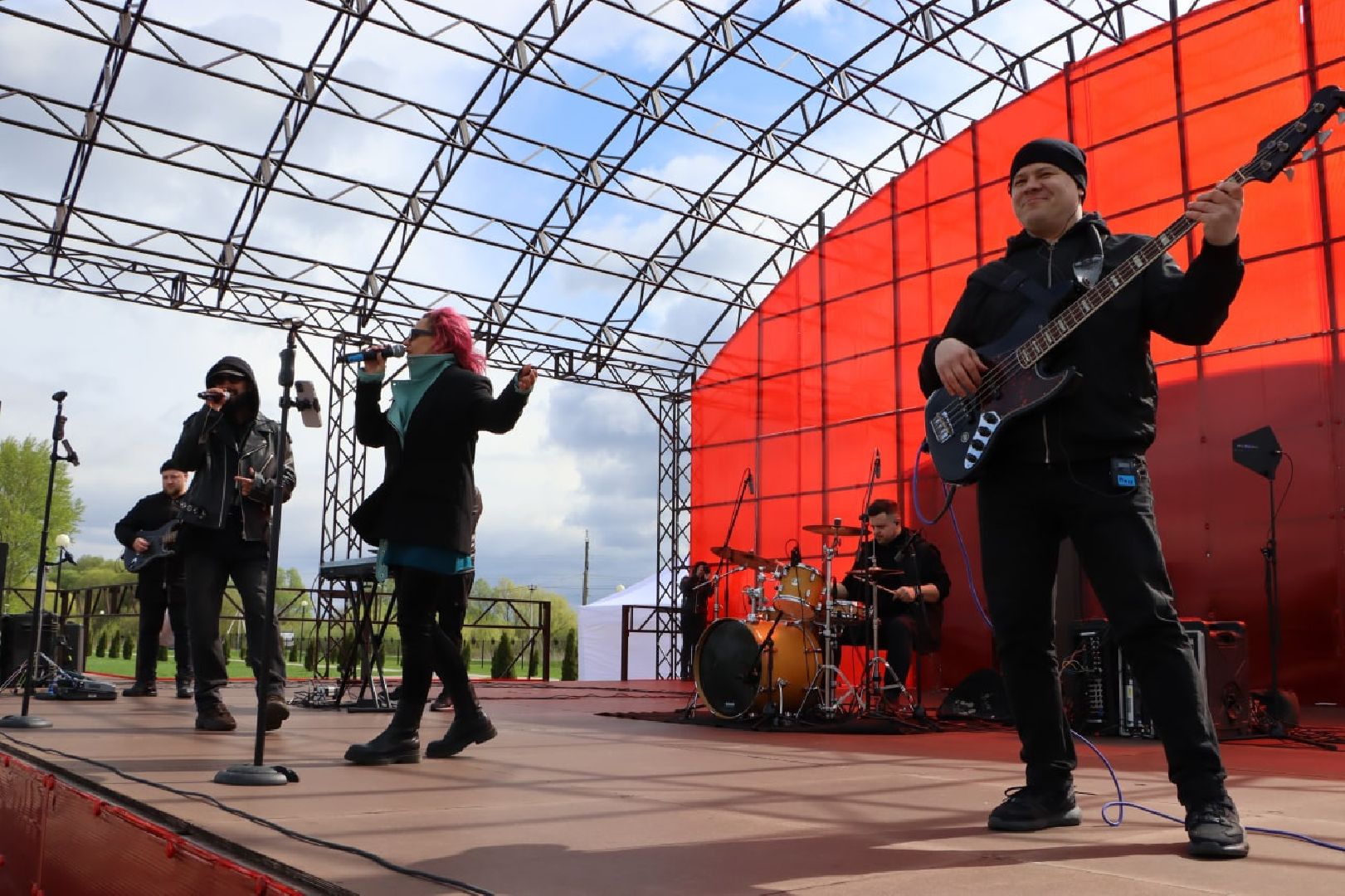 Серебряные Пруды, парк, на одной волне