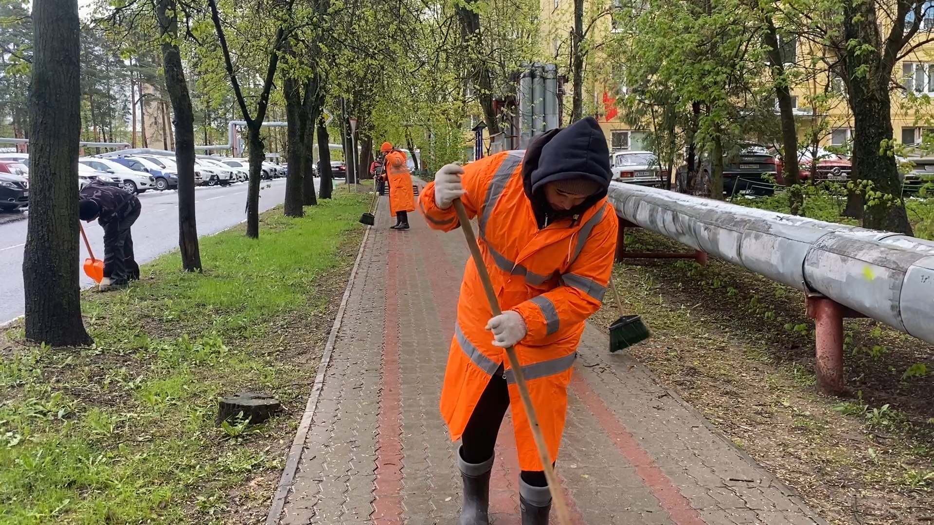 май со снегом, уборка снега, власиха май снег, снег май,