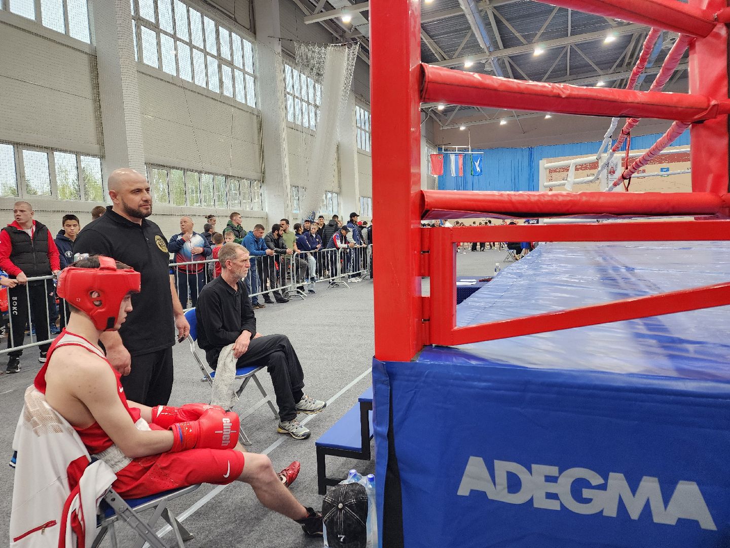 Чехов, дворец спорта олимпийский, первенство России по боксу, юниоры и юниорки, разные весовые категории, соревнования, состязания, 17-18 лет, Денис Лебедев, Александр Поветкин,