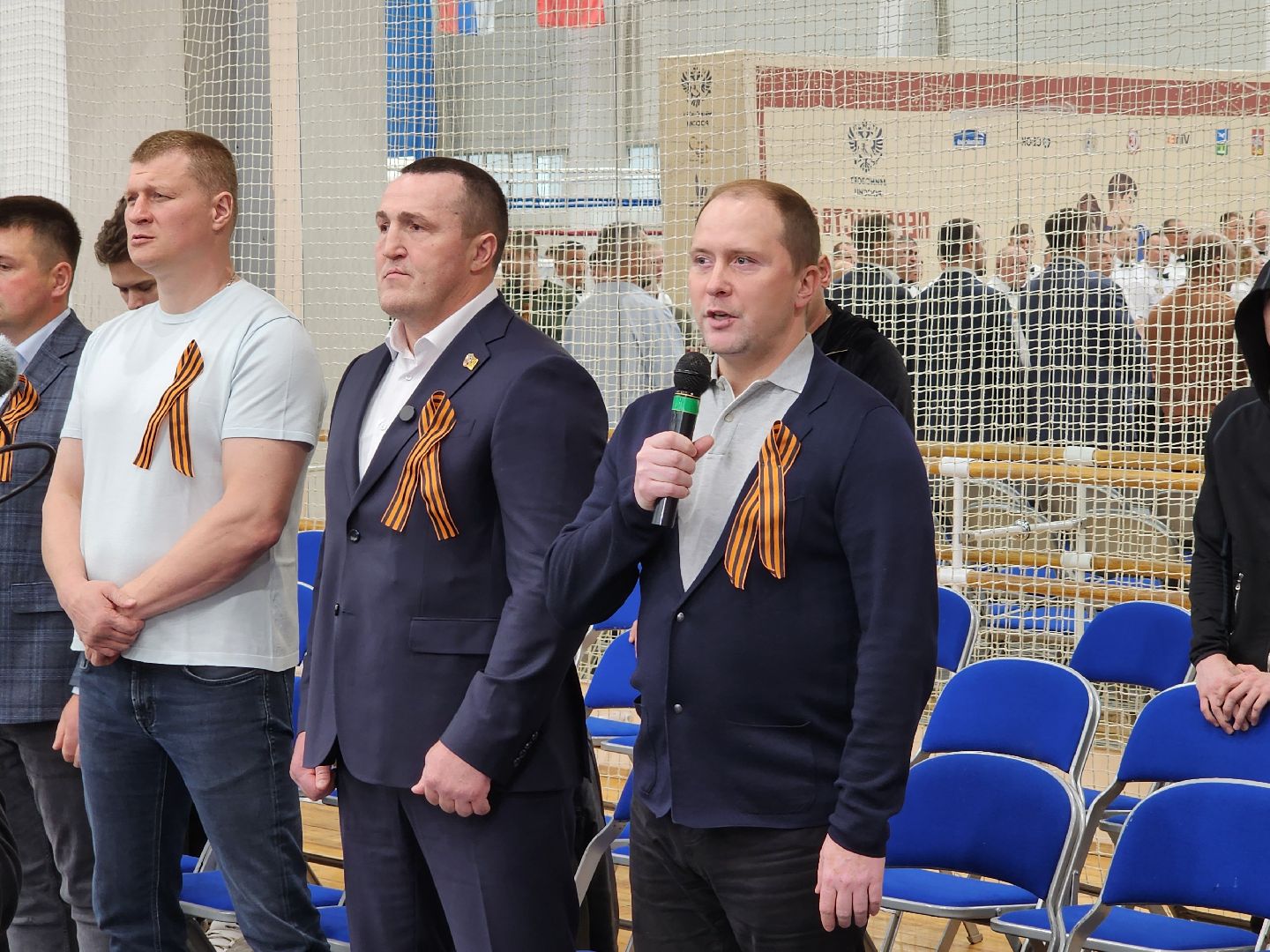 Чехов, дворец спорта олимпийский, первенство России по боксу, юниоры и юниорки, разные весовые категории, соревнования, состязания, 17-18 лет, Денис Лебедев, Александр Поветкин,