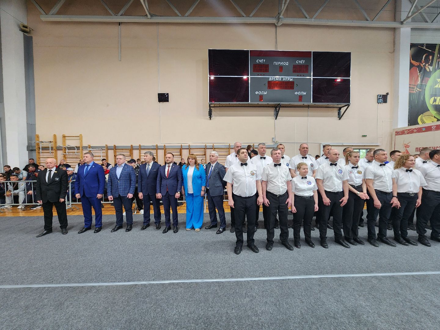 Чехов, дворец спорта олимпийский, первенство России по боксу, юниоры и юниорки, разные весовые категории, соревнования, состязания, 17-18 лет, Денис Лебедев, Александр Поветкин,