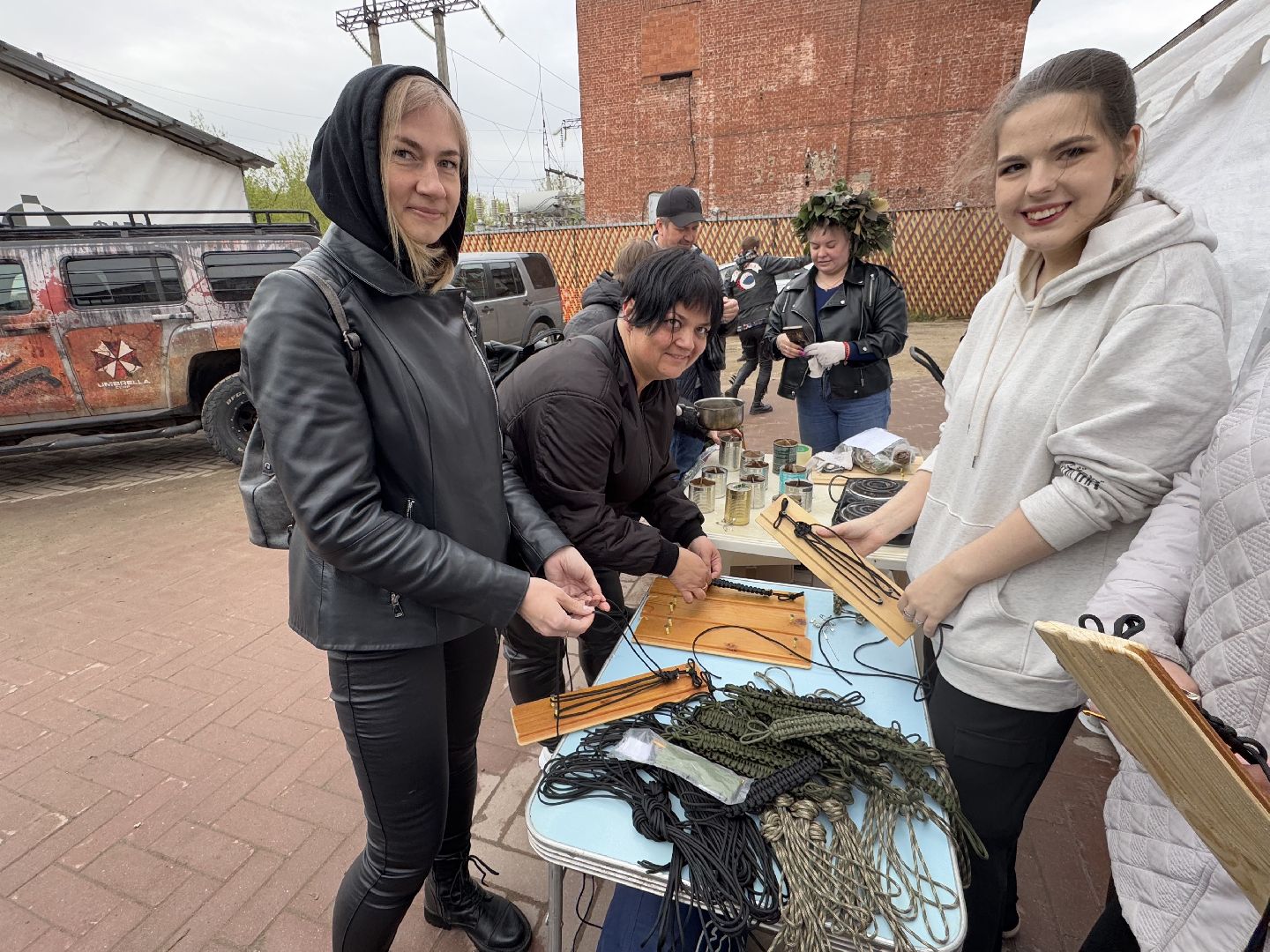 фонд защита балашиха, мастер-класс по плетению браслетов выживания,