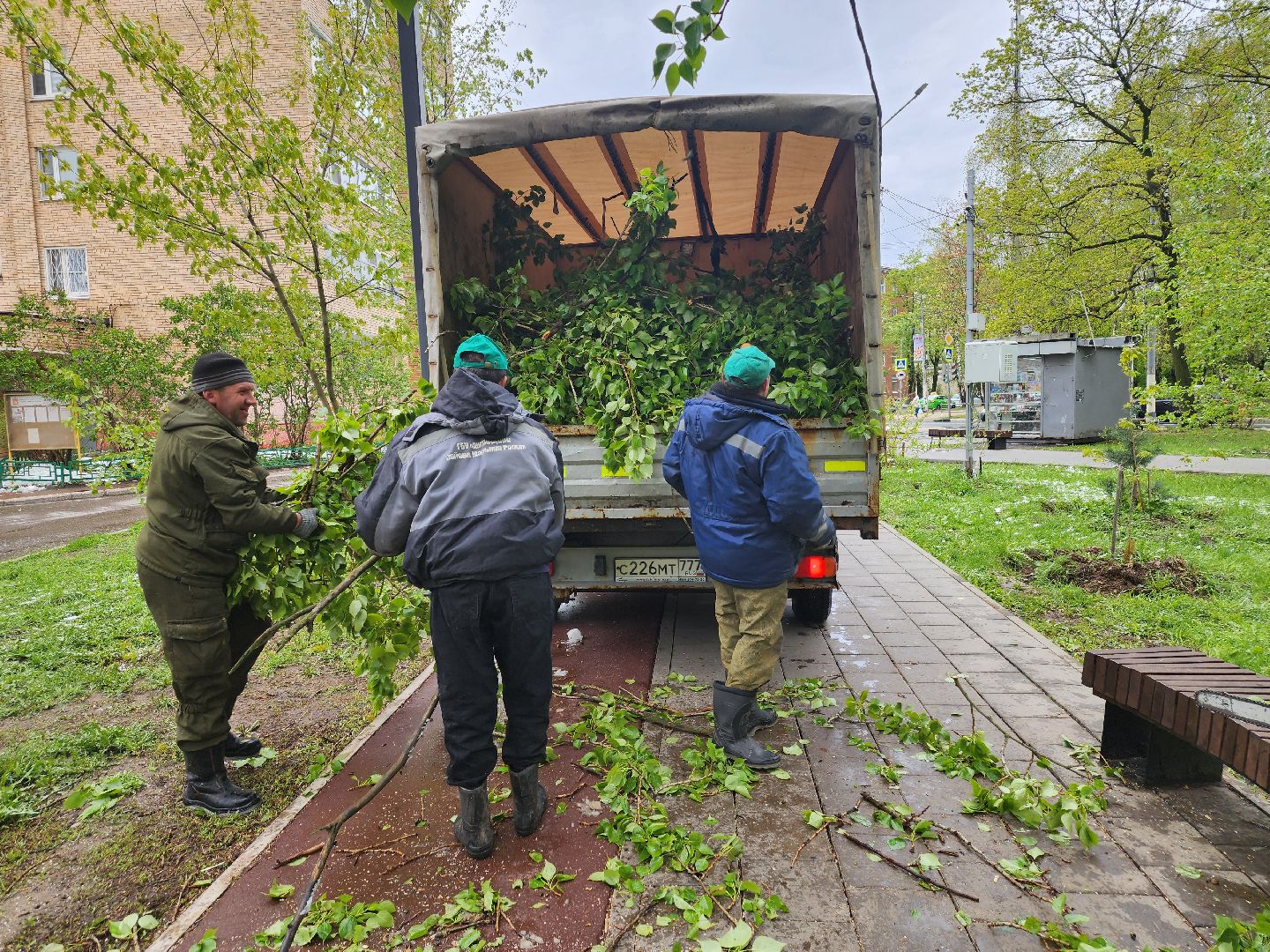 долгопрудный, снегопад, деревья, мбу благоустройство, первомайская,