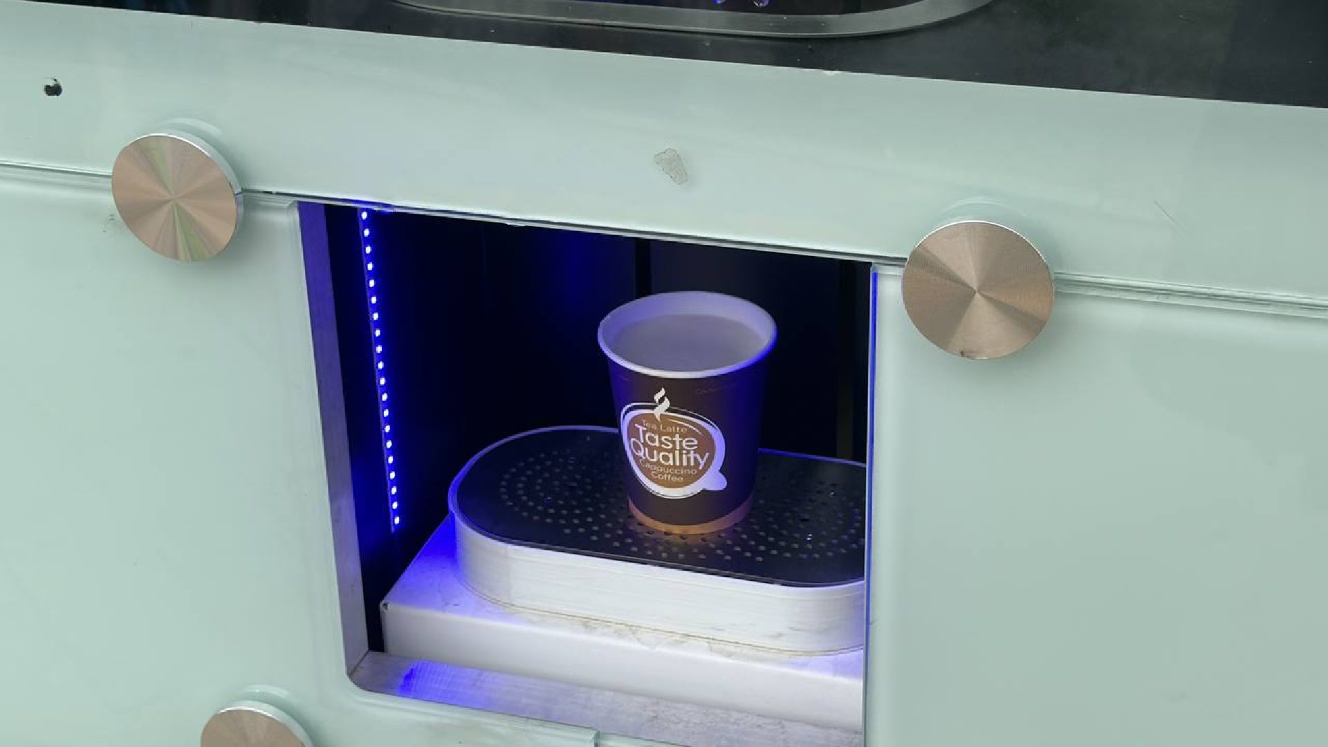 пестовский парк, робот, бариста, кафе,