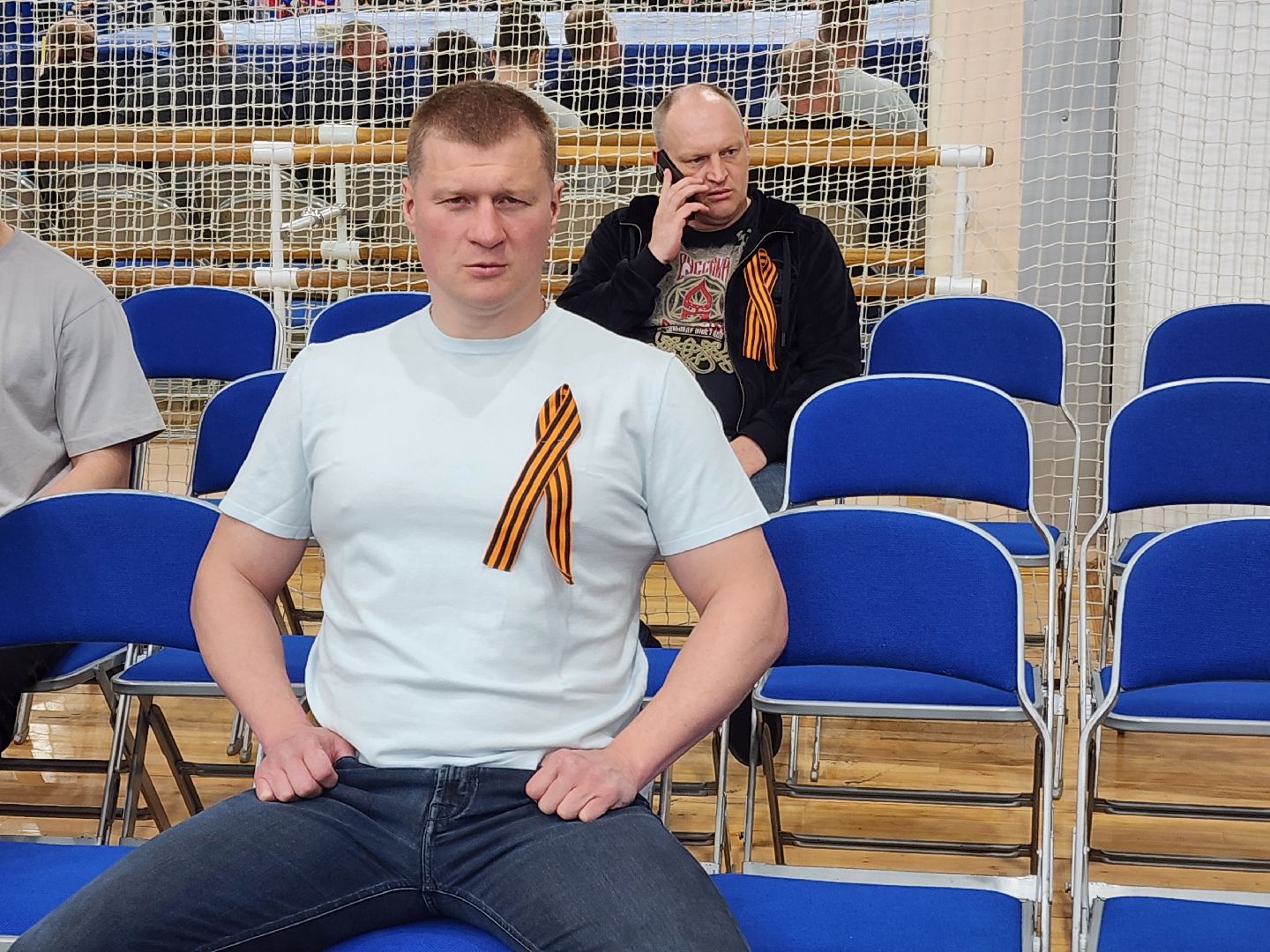 Чехов, всероссийская акция, Георгиевская ленточка, раздача ленточек, символ Победы, День Победы, юбилей, первенство России по боксу, Денис Лебедев, Александр Поветкин, братья Чудиновы, зам главы округа Виталий Шишкин,