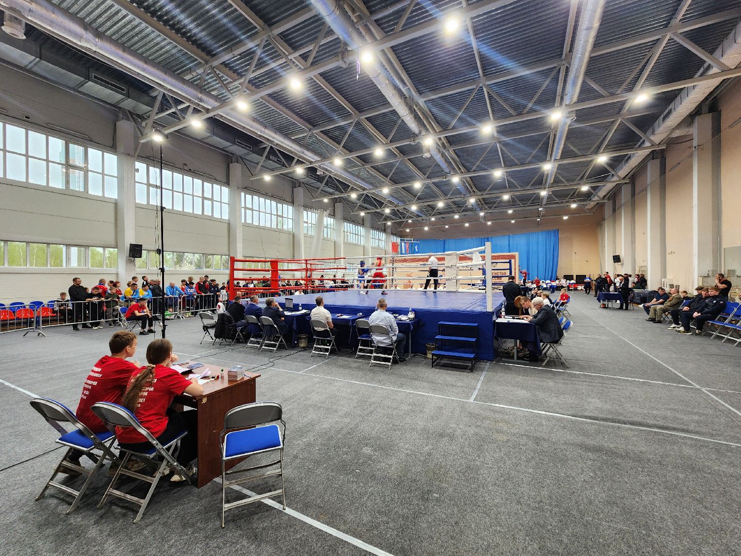 Чехов, всероссийская акция, Георгиевская ленточка, раздача ленточек, символ Победы, День Победы, юбилей, первенство России по боксу, Денис Лебедев, Александр Поветкин, братья Чудиновы, зам главы округа Виталий Шишкин,