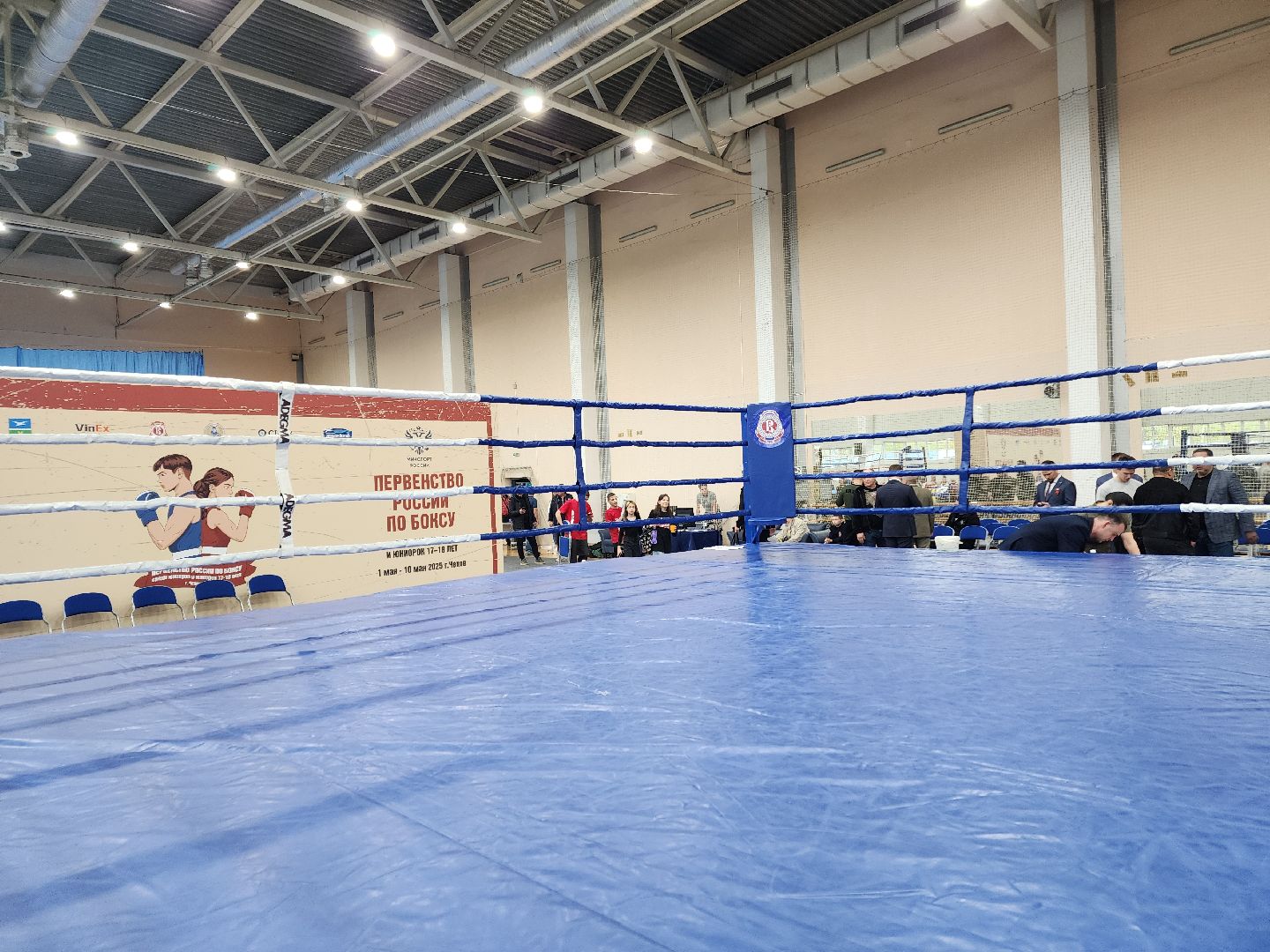 Чехов, всероссийская акция, Георгиевская ленточка, раздача ленточек, символ Победы, День Победы, юбилей, первенство России по боксу, Денис Лебедев, Александр Поветкин, братья Чудиновы, зам главы округа Виталий Шишкин,