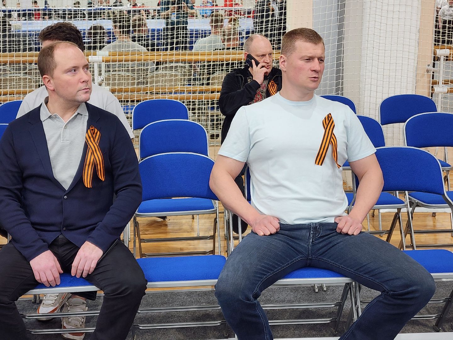 Чехов, всероссийская акция, Георгиевская ленточка, раздача ленточек, символ Победы, День Победы, юбилей, первенство России по боксу, Денис Лебедев, Александр Поветкин, братья Чудиновы, зам главы округа Виталий Шишкин,