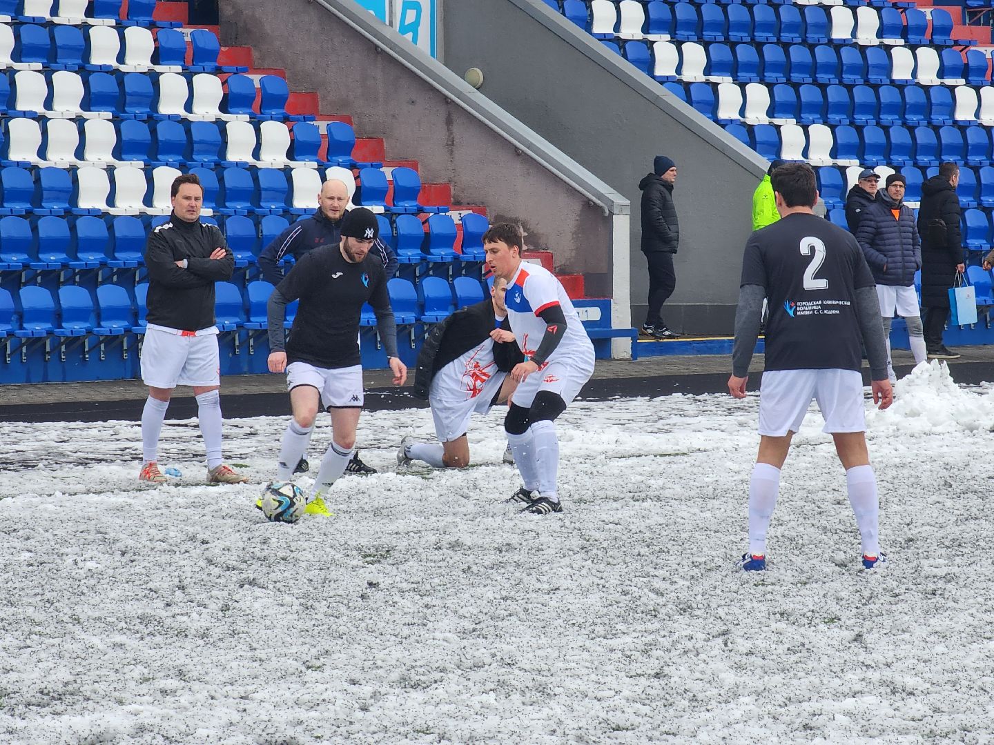 королёв, стадион вымпел в королеве, кубок россии по мини-футболу среди врачей, всероссийский турнир по мини-футболу в королеве,