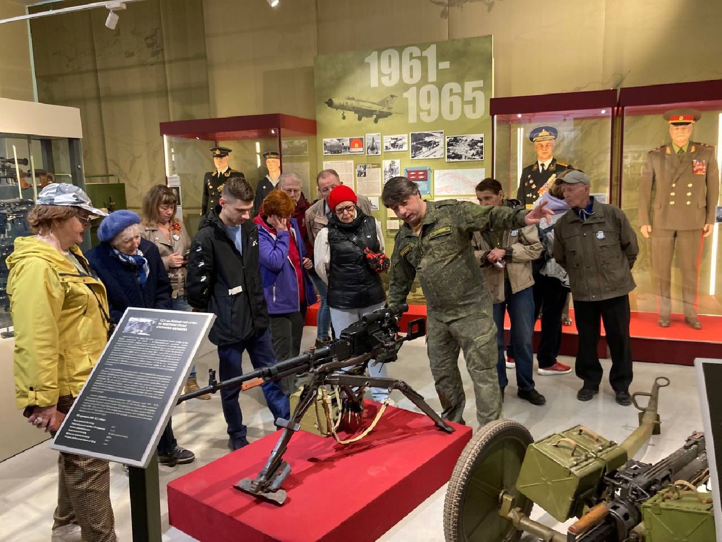 Звенигород, клуб любителей путешествий Звенигорода, автопробег, День Победы, 78-я годовщина Великой Победы, музей военной техники в Падиково