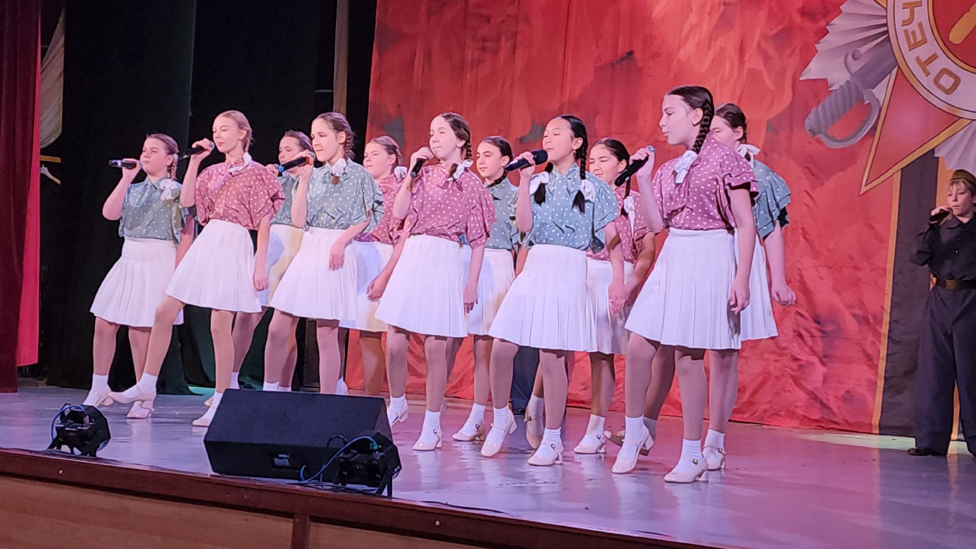 пушкино, концерт, 9 мая, день победы, творческие коллективы, творческие номера, ветераны, узники концлагерей, блокадники,