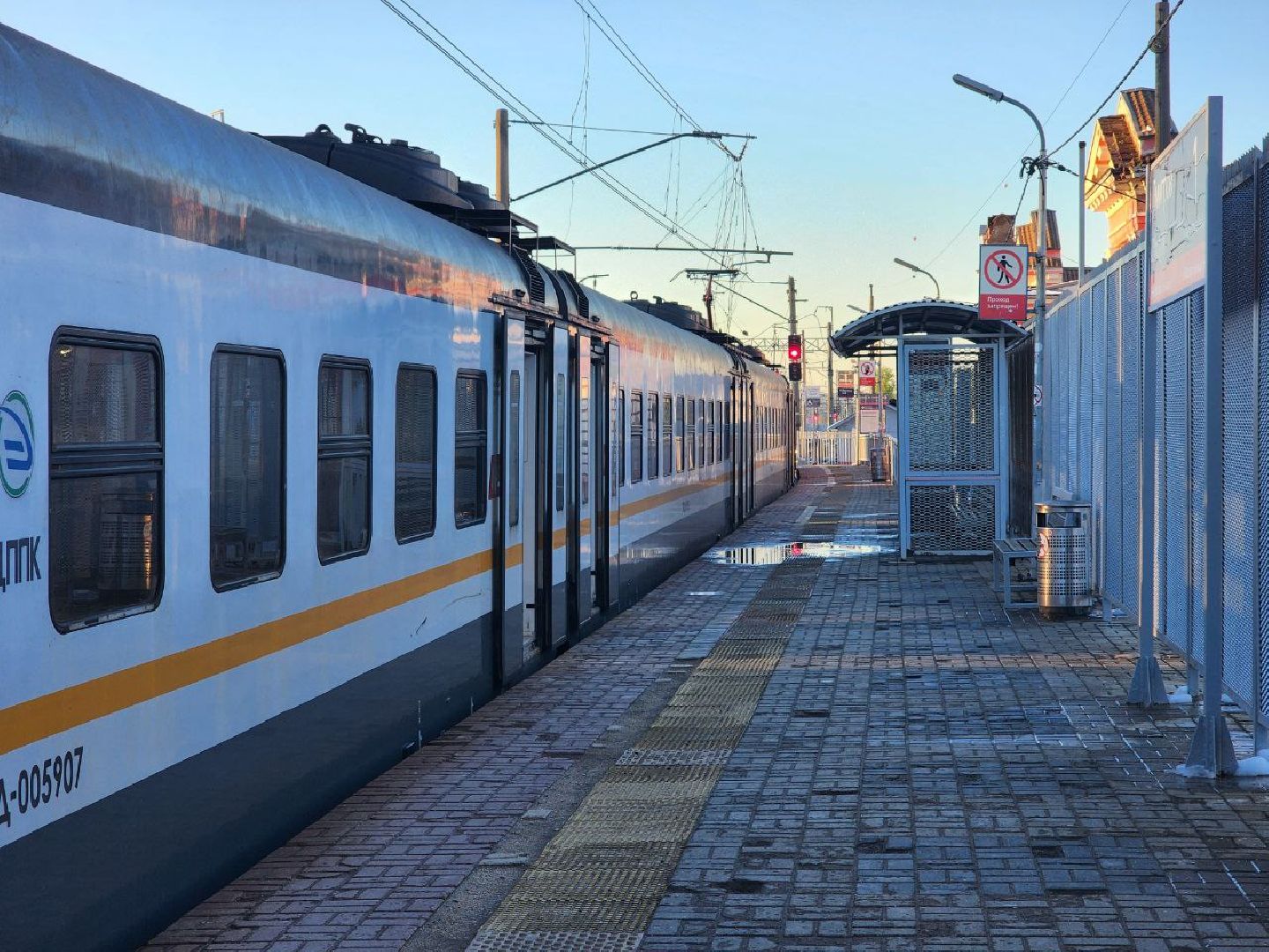 дмитров, сбой расписания работы поездов, майский снег, снегопад,  движение поездов,