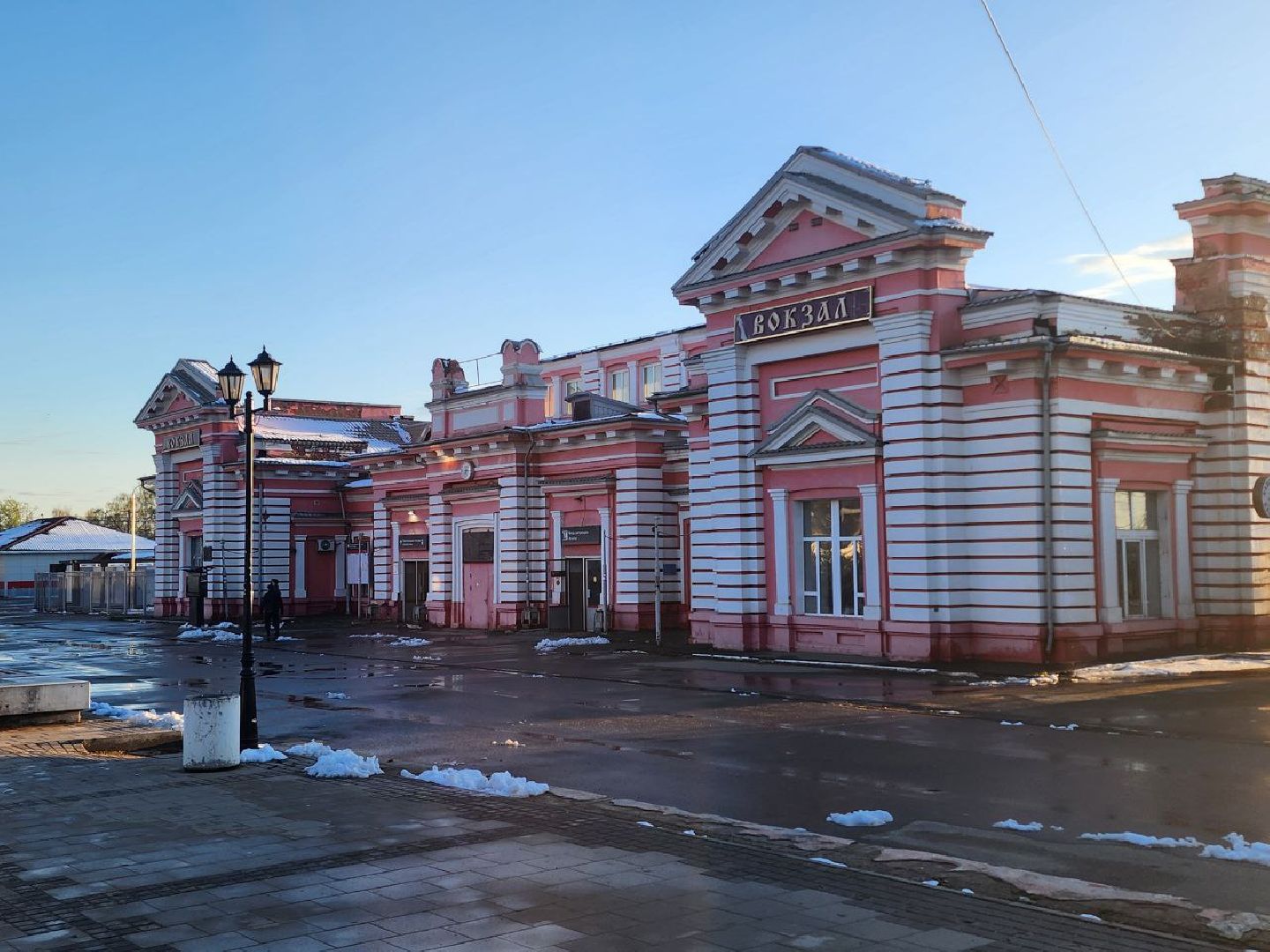 дмитров, сбой расписания работы поездов, майский снег, снегопад,  движение поездов,