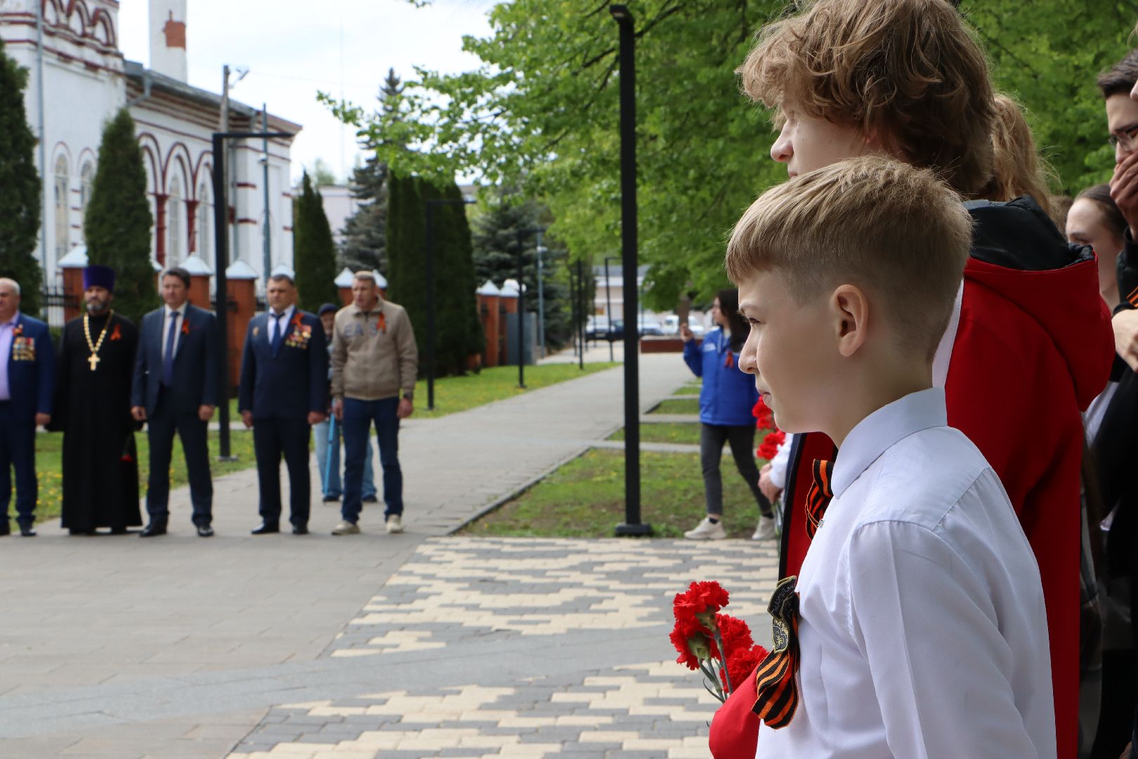 вахта памяти, наследники победы,  братская могила, серебряные пруды, школа чуйкова,