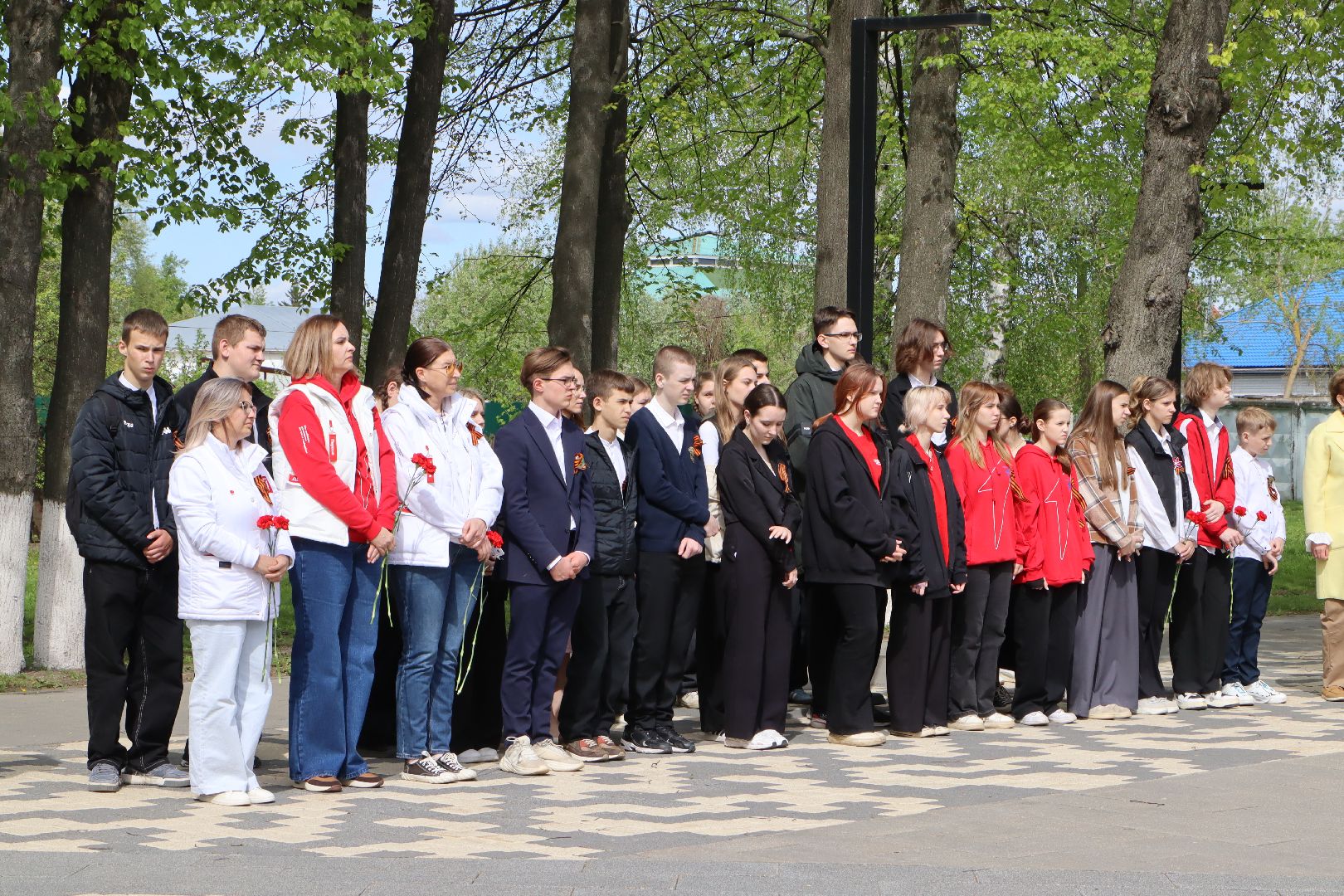 вахта памяти, наследники победы,  братская могила, серебряные пруды, школа чуйкова,