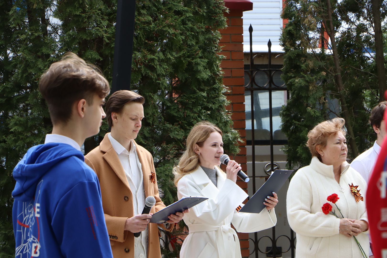 вахта памяти, наследники победы,  братская могила, серебряные пруды, школа чуйкова,