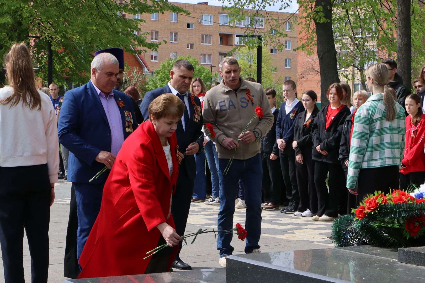 вахта памяти, наследники победы,  братская могила, серебряные пруды, школа чуйкова,