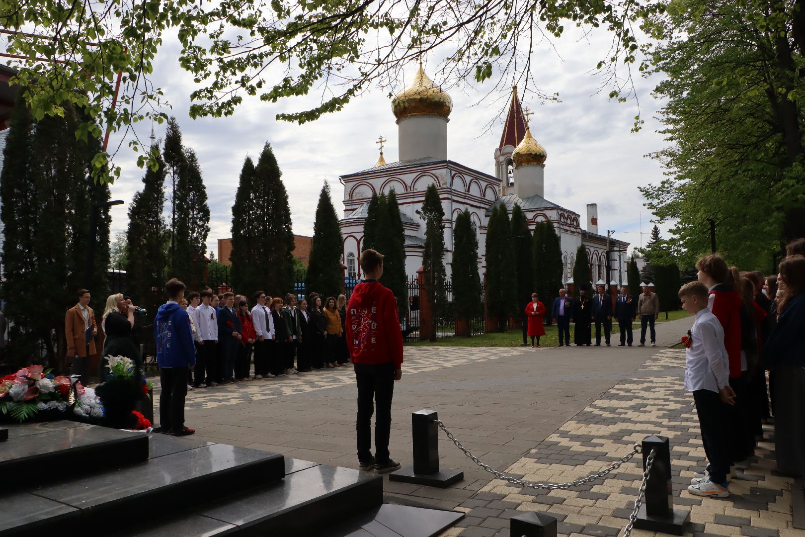вахта памяти, наследники победы,  братская могила, серебряные пруды, школа чуйкова,