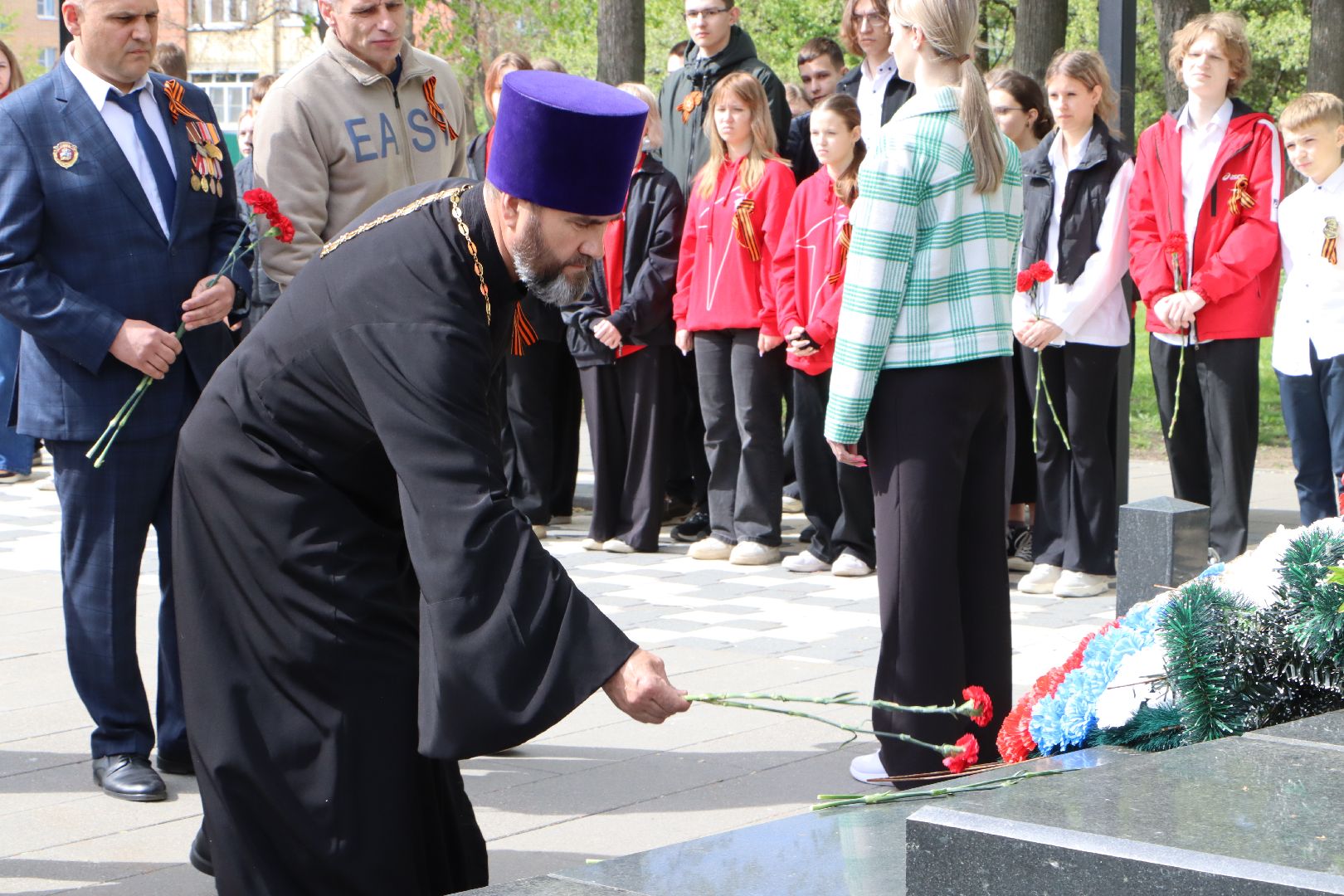 вахта памяти, наследники победы,  братская могила, серебряные пруды, школа чуйкова,