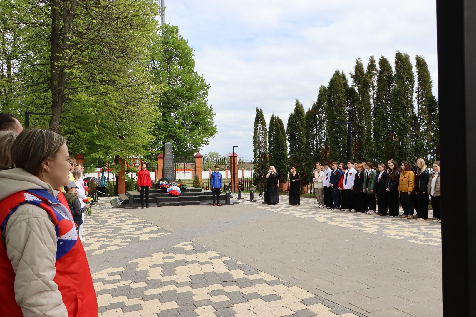 вахта памяти, наследники победы,  братская могила, серебряные пруды, школа чуйкова,