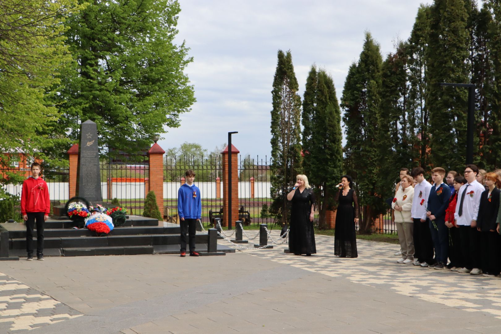 вахта памяти, наследники победы,  братская могила, серебряные пруды, школа чуйкова,