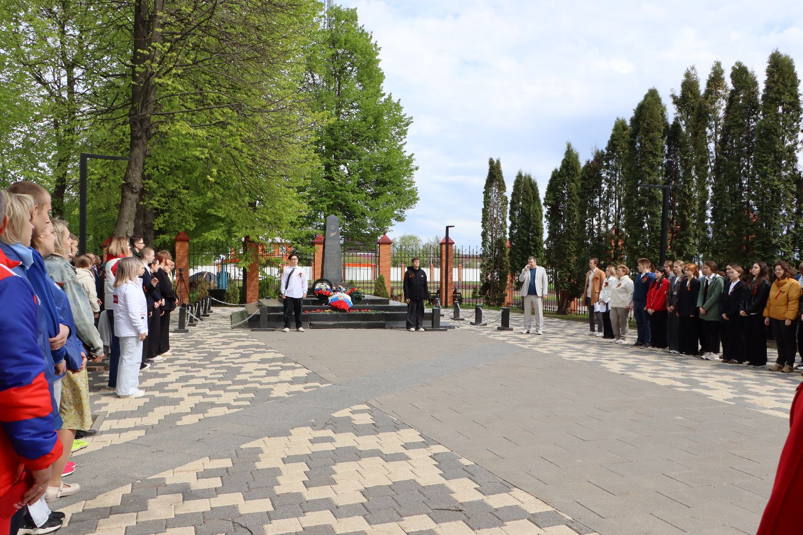 вахта памяти, наследники победы,  братская могила, серебряные пруды, школа чуйкова,
