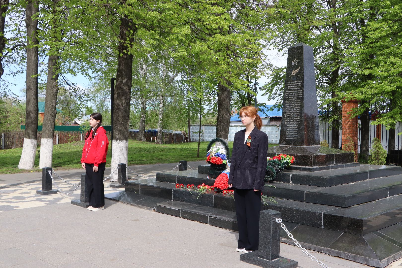 вахта памяти, наследники победы,  братская могила, серебряные пруды, школа чуйкова,