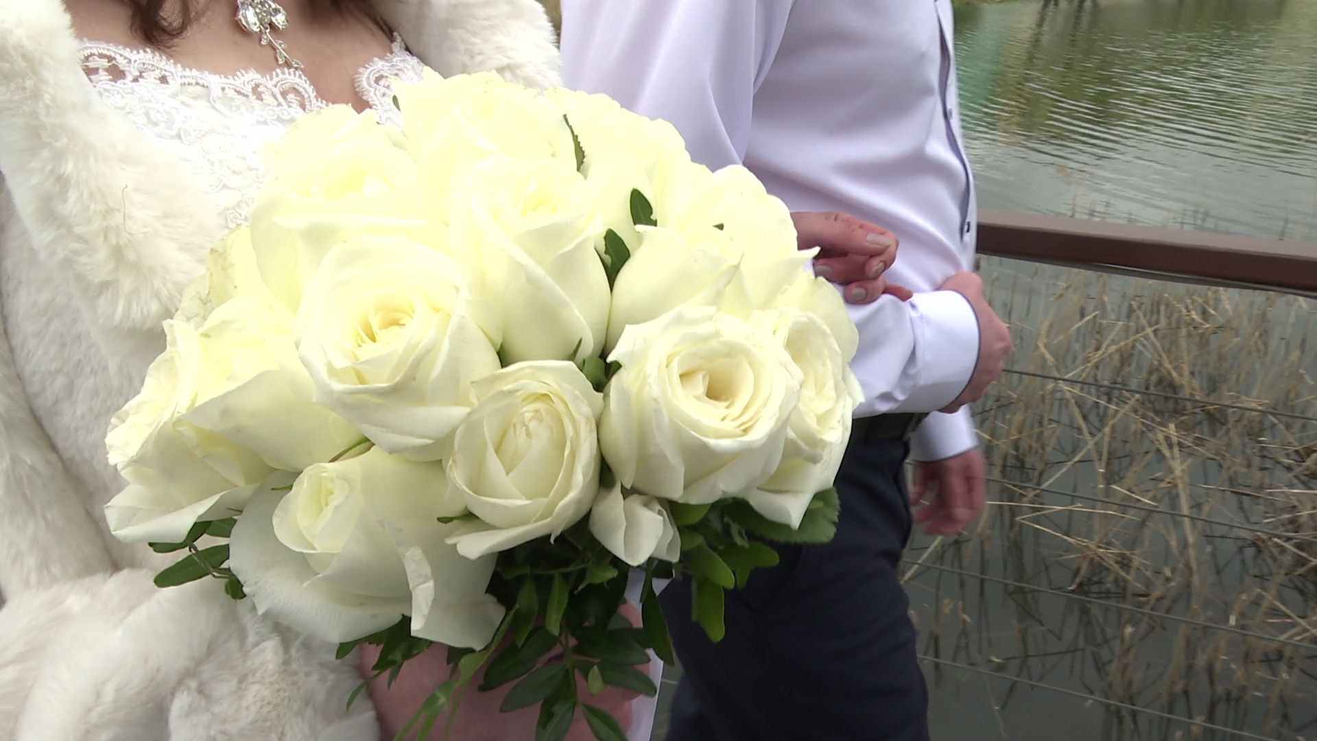 реутов, парк, фабричный пруд, свадьба, выездная регистрация брака,