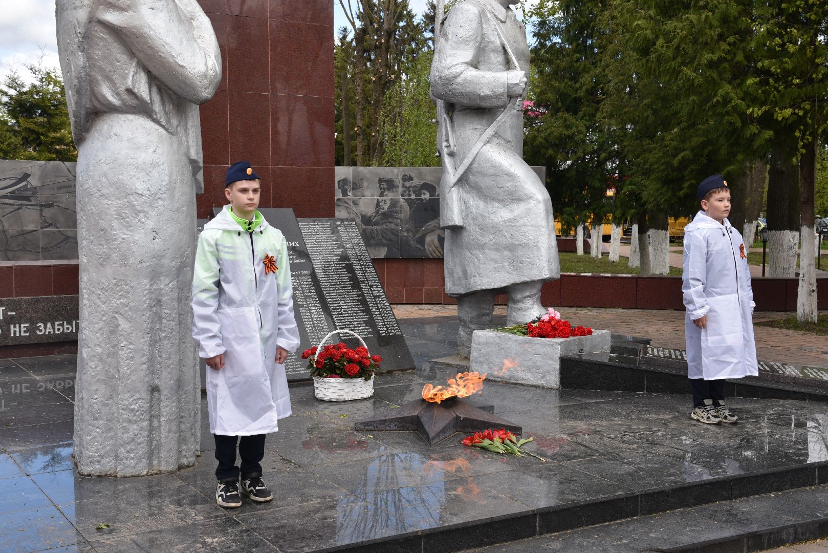 лотошино, день победы, вахта памяти, лотошинская школа 1,