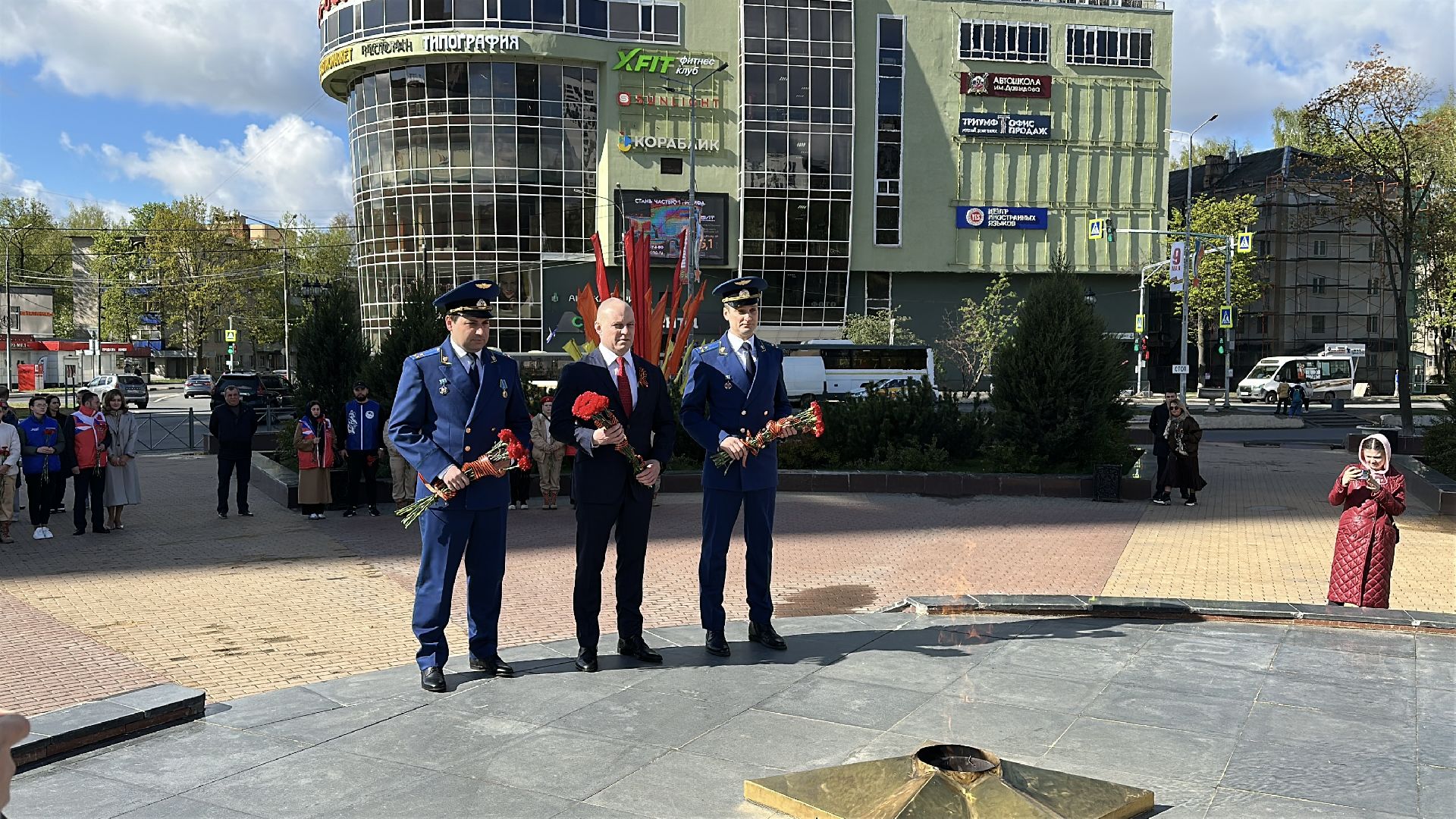 пушкино, возложение цветов, день победы, мемориал скорбящая мать,