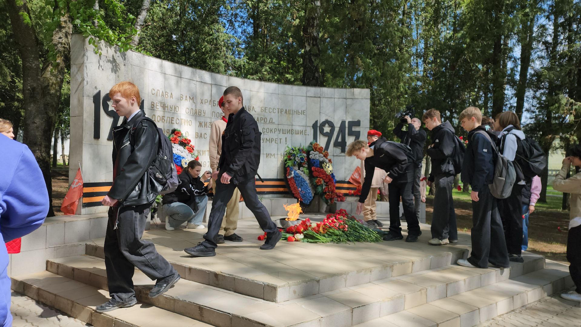 серпухов, подмосковье, возложение цветов, 9 мая, день победы,