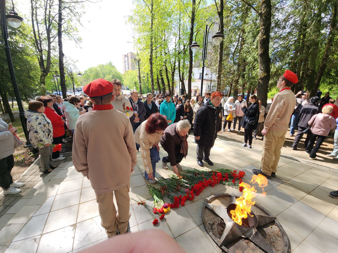 серпухов, подмосковье, возложение цветов, 9 мая, день победы,