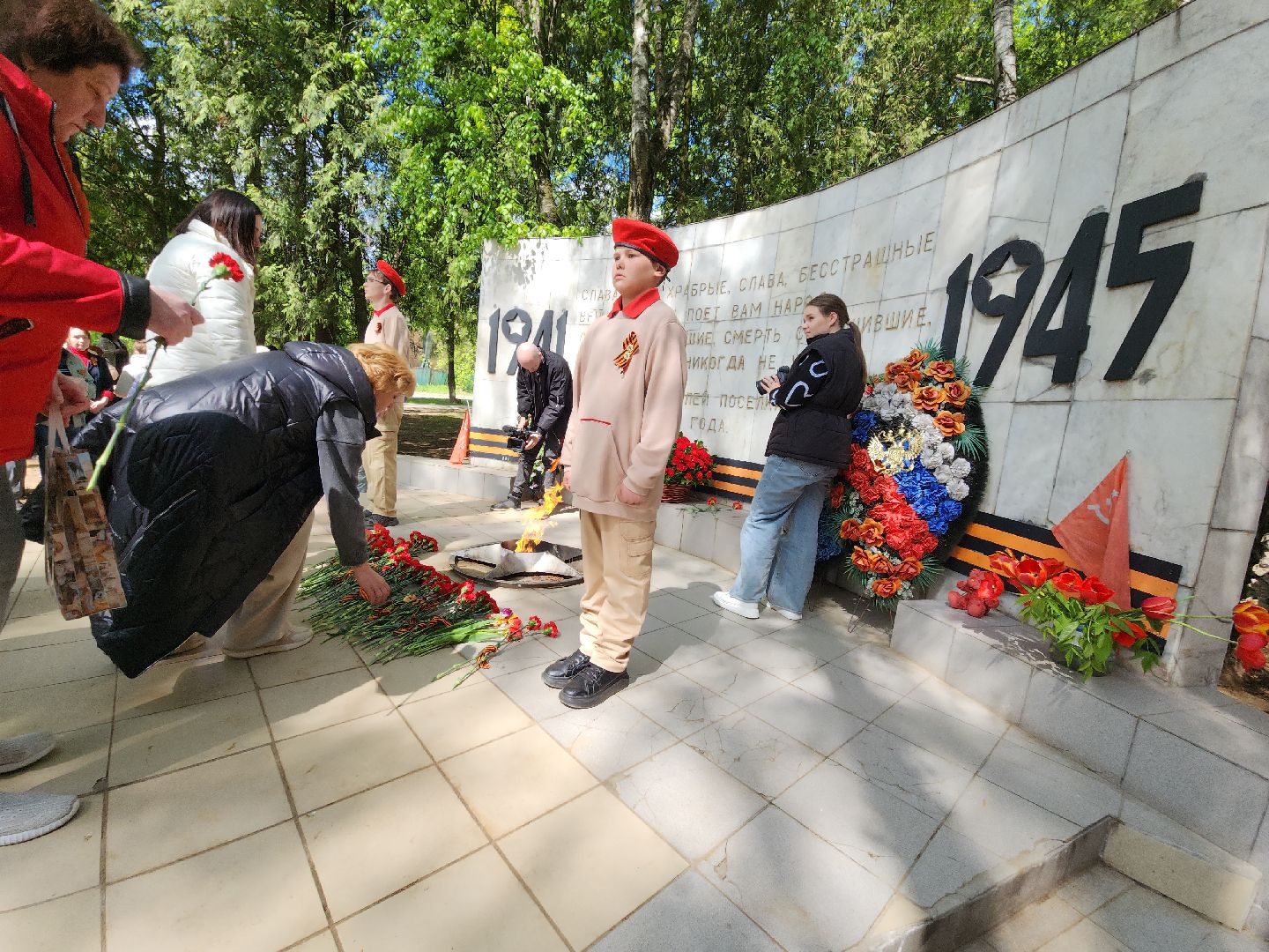 серпухов, подмосковье, возложение цветов, 9 мая, день победы,