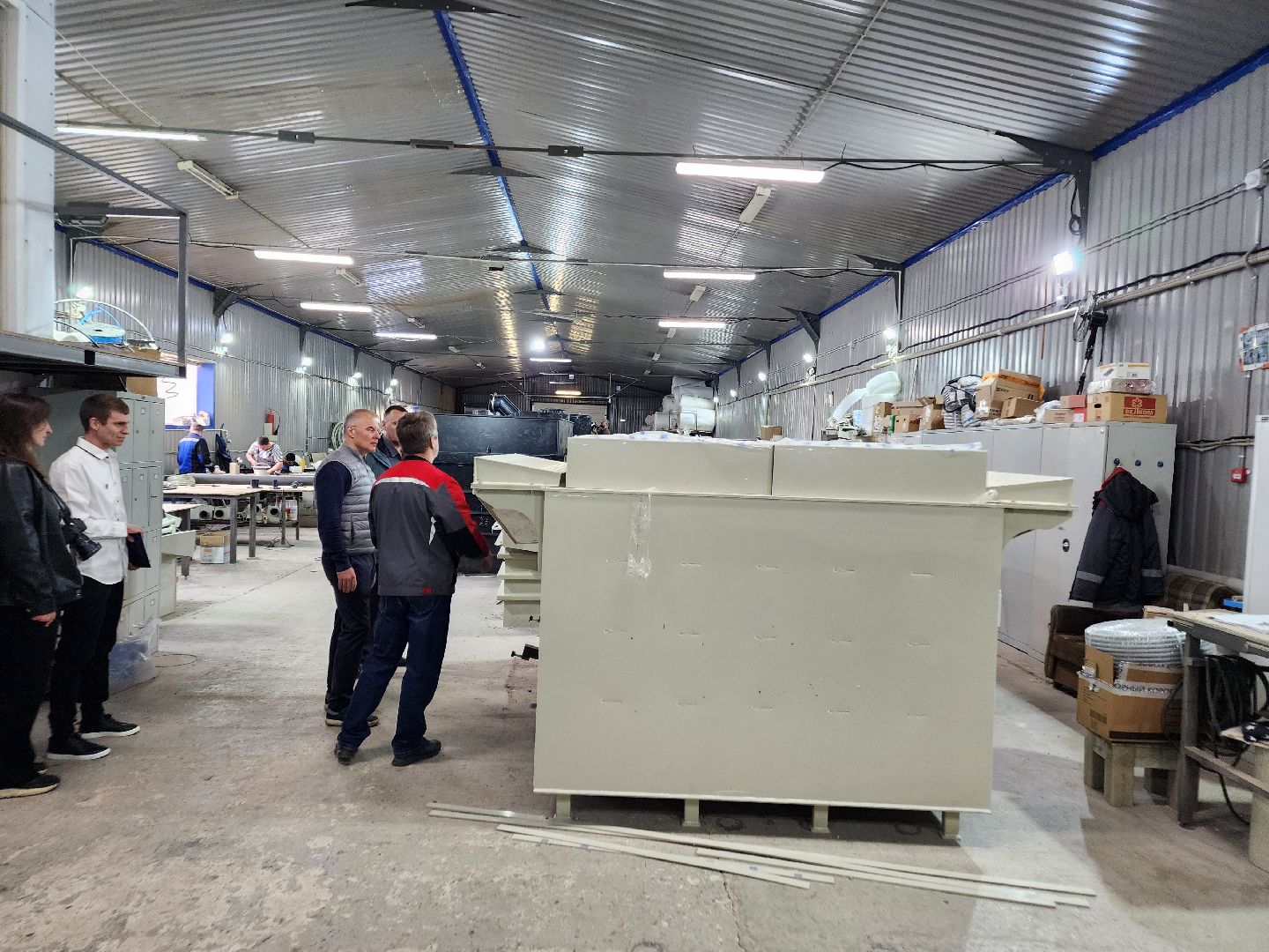 Чехов, деревня Сергеево, производственно-складской комплекс, завод ПолимерИзделия, депутат Госдумы РФ, Александр Коган, встреча с жителями, развитие округа, промышленность, экономика, медицина, образование, теплоснабжение, канализация, изделия из полимерных материалов, производство,