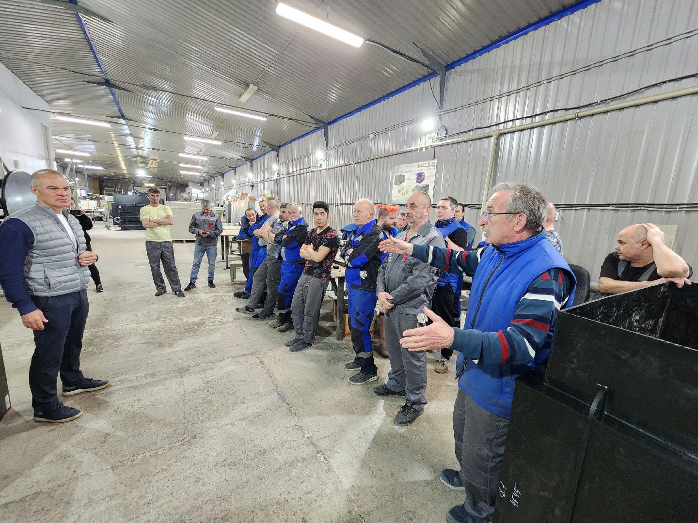 Чехов, деревня Сергеево, производственно-складской комплекс, завод ПолимерИзделия, депутат Госдумы РФ, Александр Коган, встреча с жителями, развитие округа, промышленность, экономика, медицина, образование, теплоснабжение, канализация, изделия из полимерных материалов, производство,
