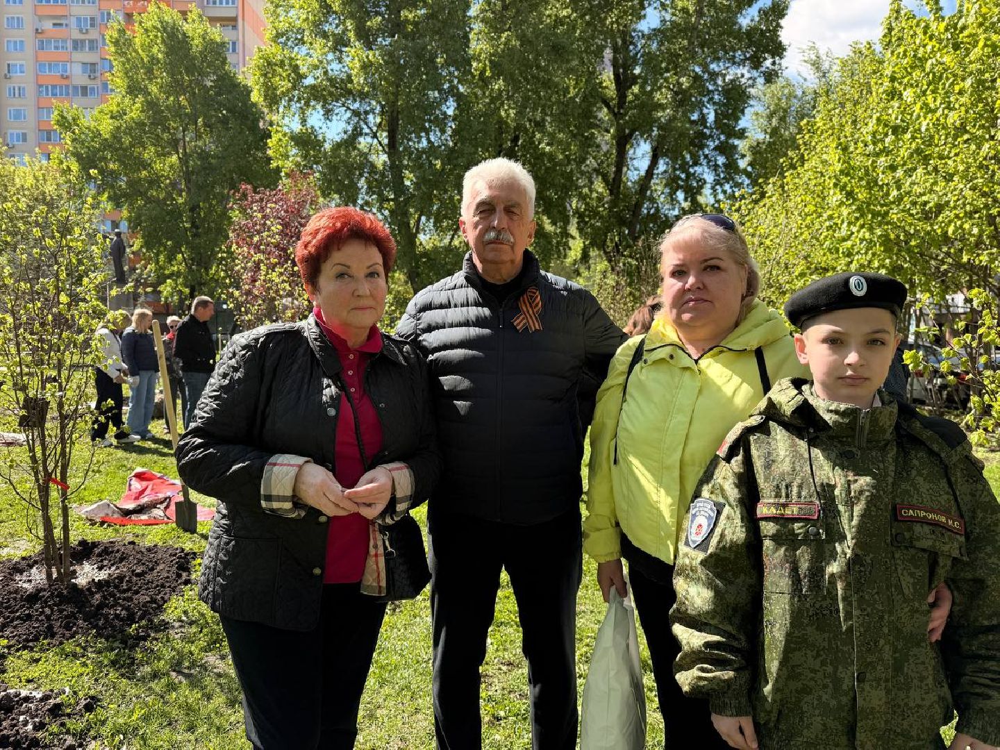 Реутов , Сад памяти, Посадка деревьев , Липы, Яблони,Черемуха,  Береза,