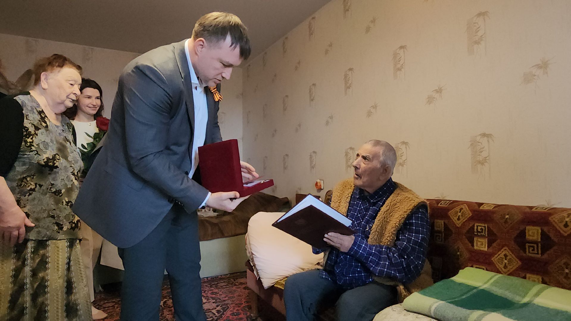 серпухов, московское шоссе, ветеран вов, почетный гражданин серпухова, день победы,