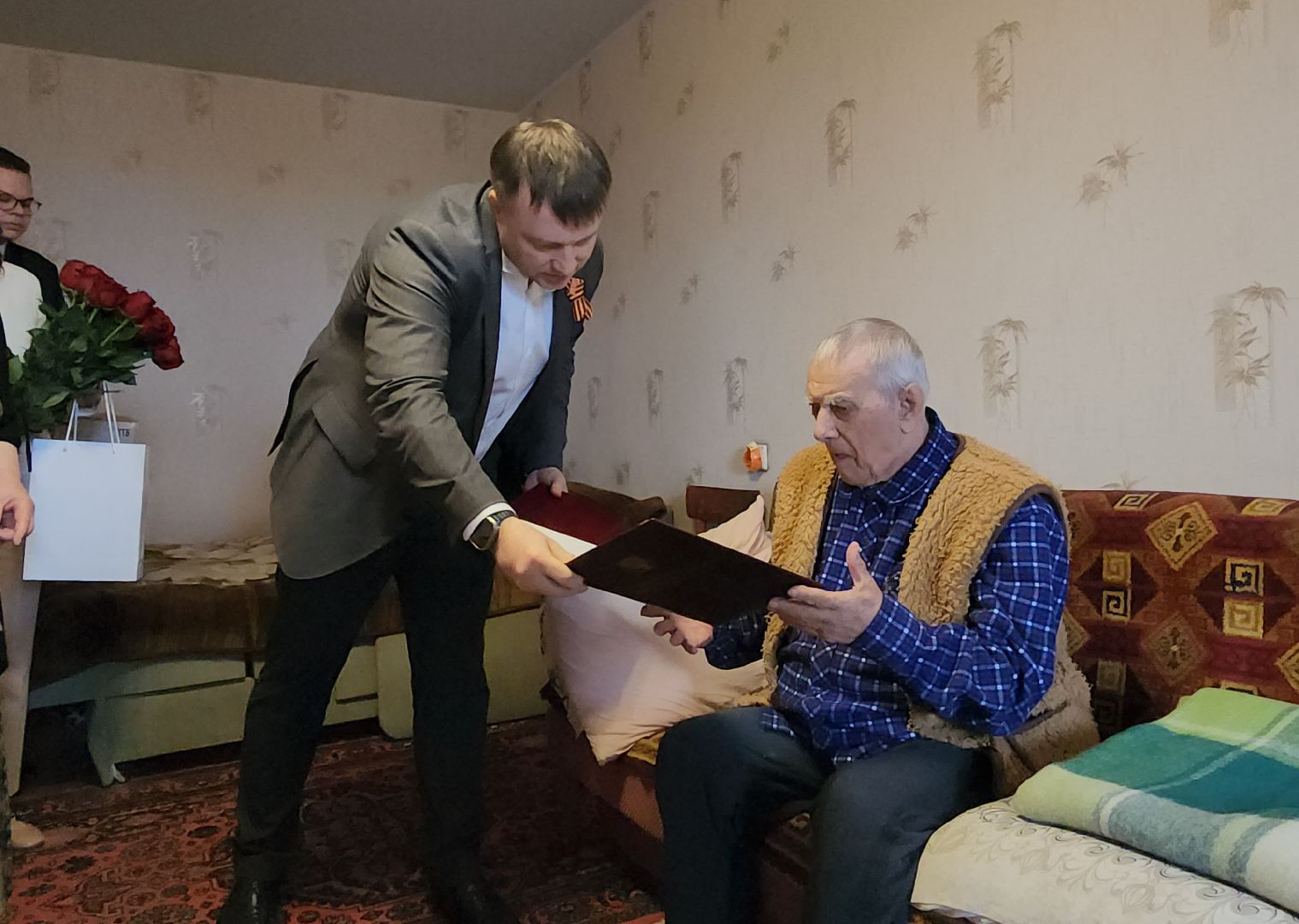 серпухов, московское шоссе, ветеран вов, почетный гражданин серпухова, день победы,