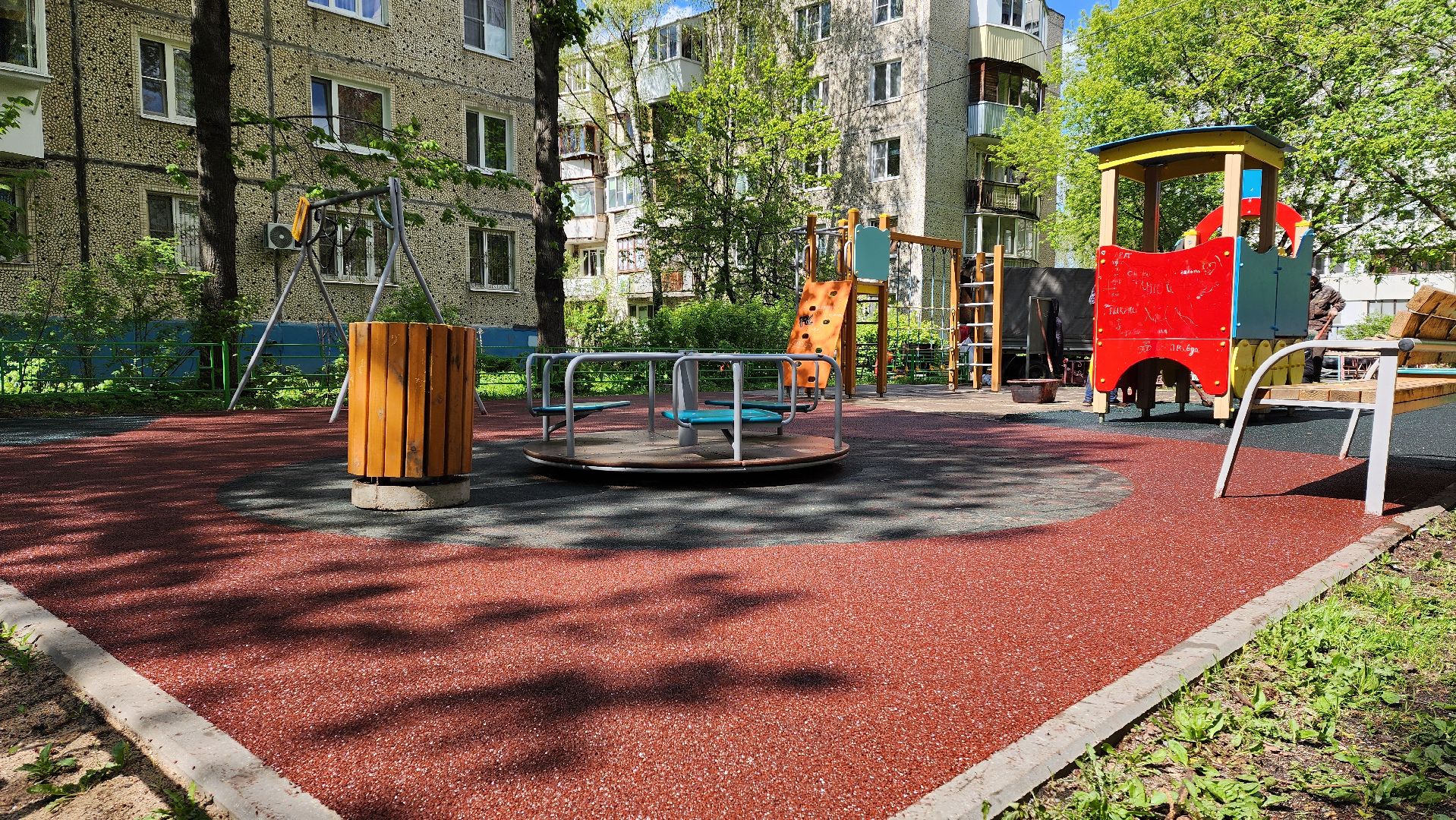 детская  площадка, резиновое покрытие, Лобня ,