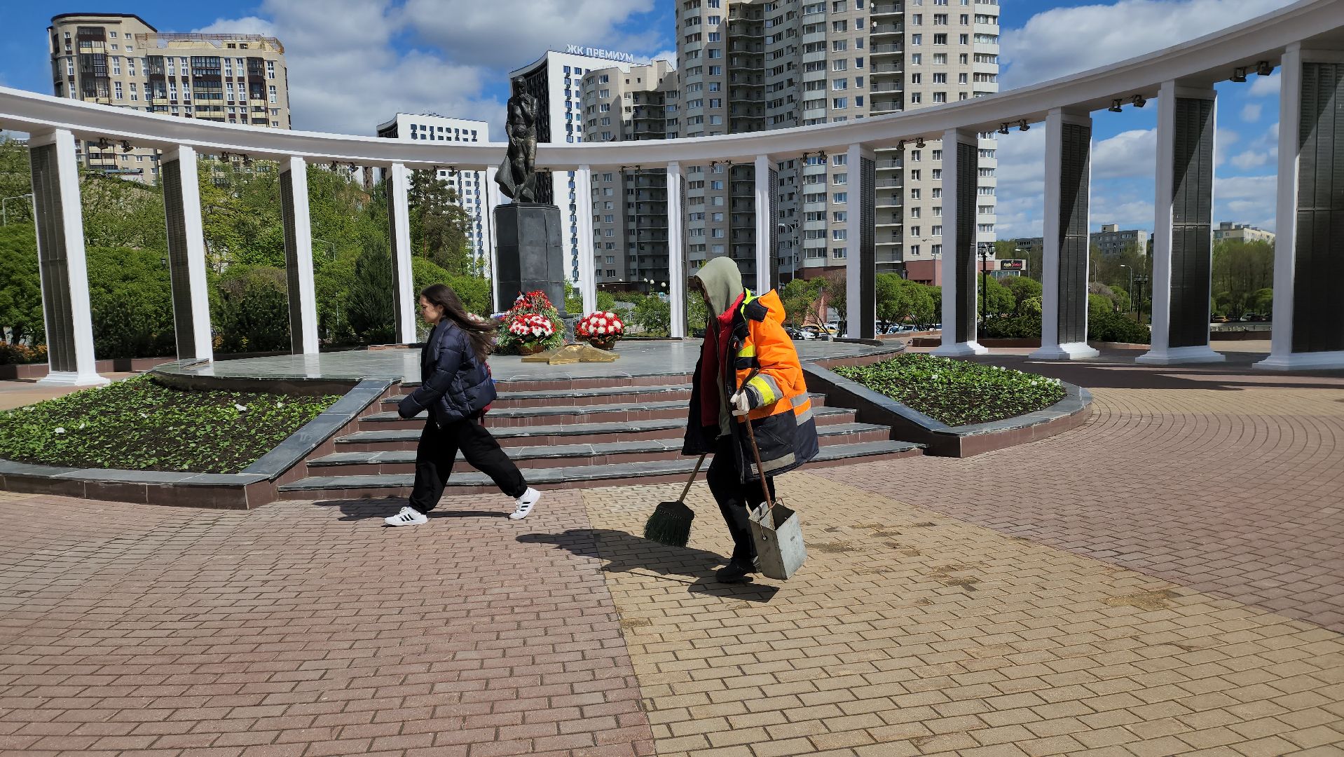 коммунальная служба, пушкино, вертикалки, уборка мемориалов,великая победа, 9 мая,