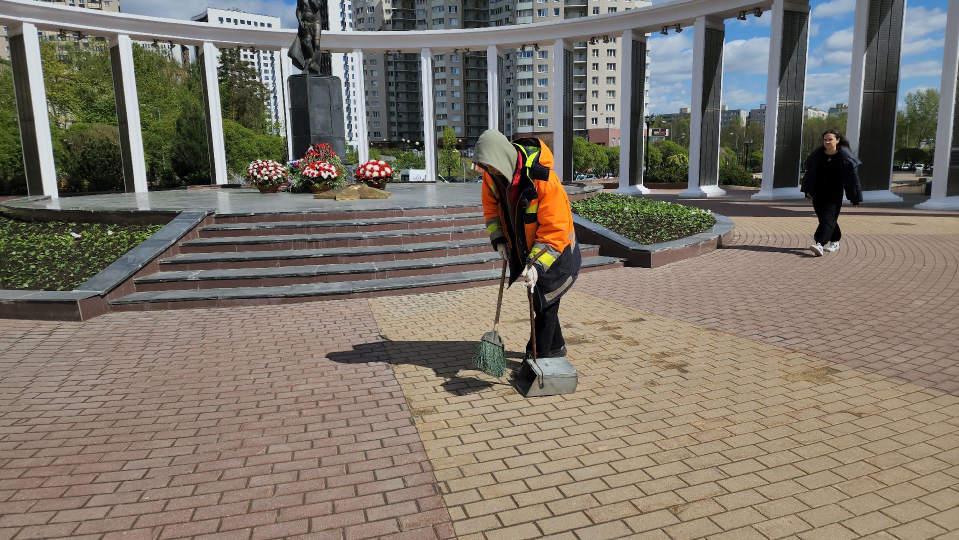 коммунальная служба, пушкино, вертикалки, уборка мемориалов,великая победа, 9 мая,