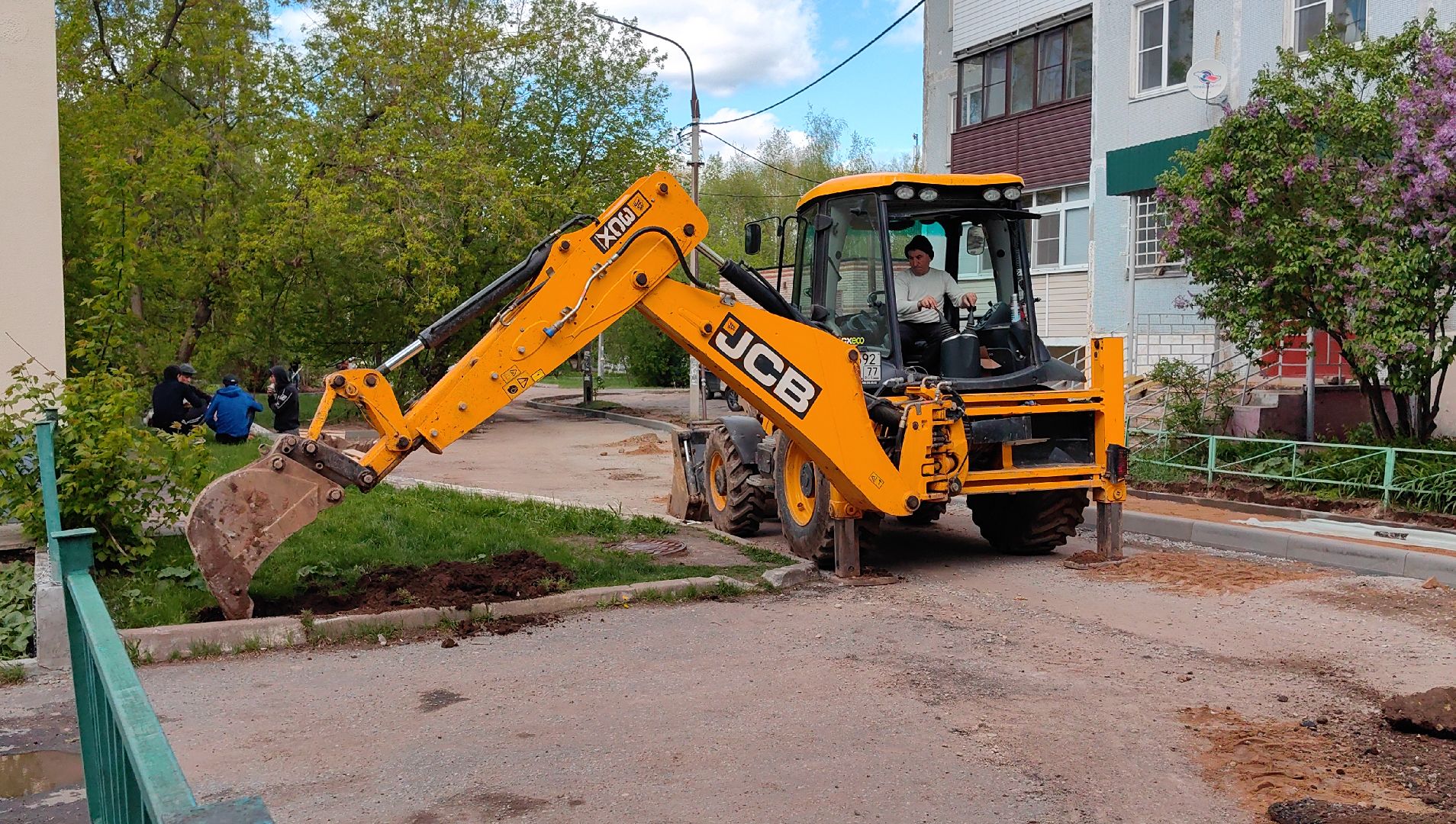 благоустройство, бордюр, площадка, турник, парковка,