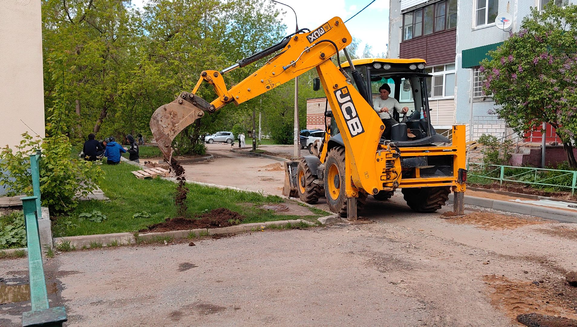 благоустройство, бордюр, площадка, турник, парковка,