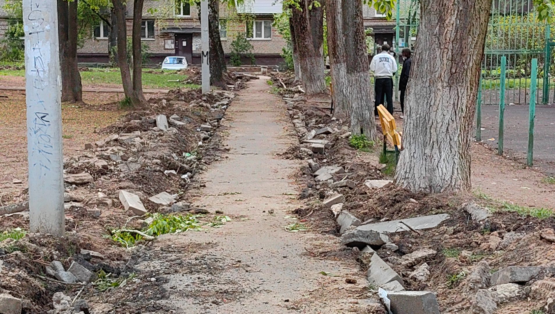 благоустройство, бордюр, площадка, турник, парковка,