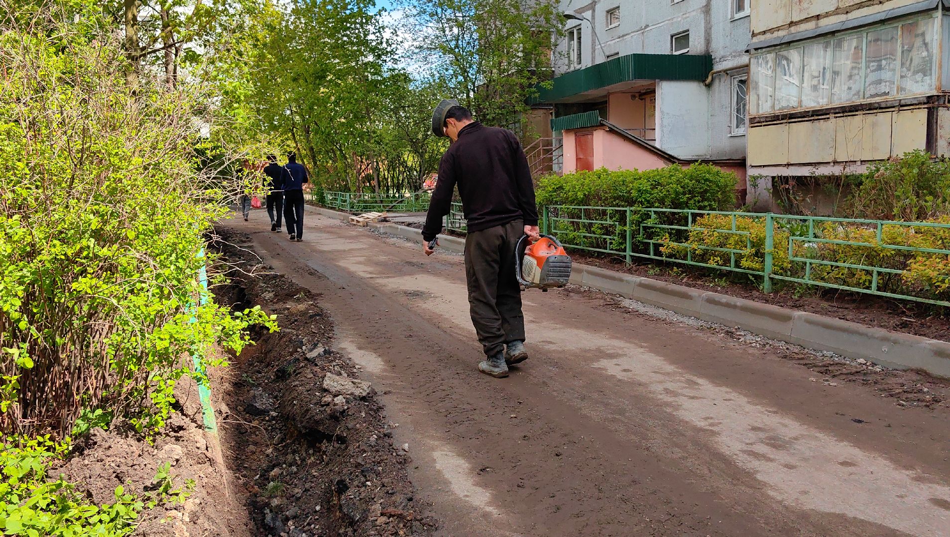 благоустройство, бордюр, площадка, турник, парковка,
