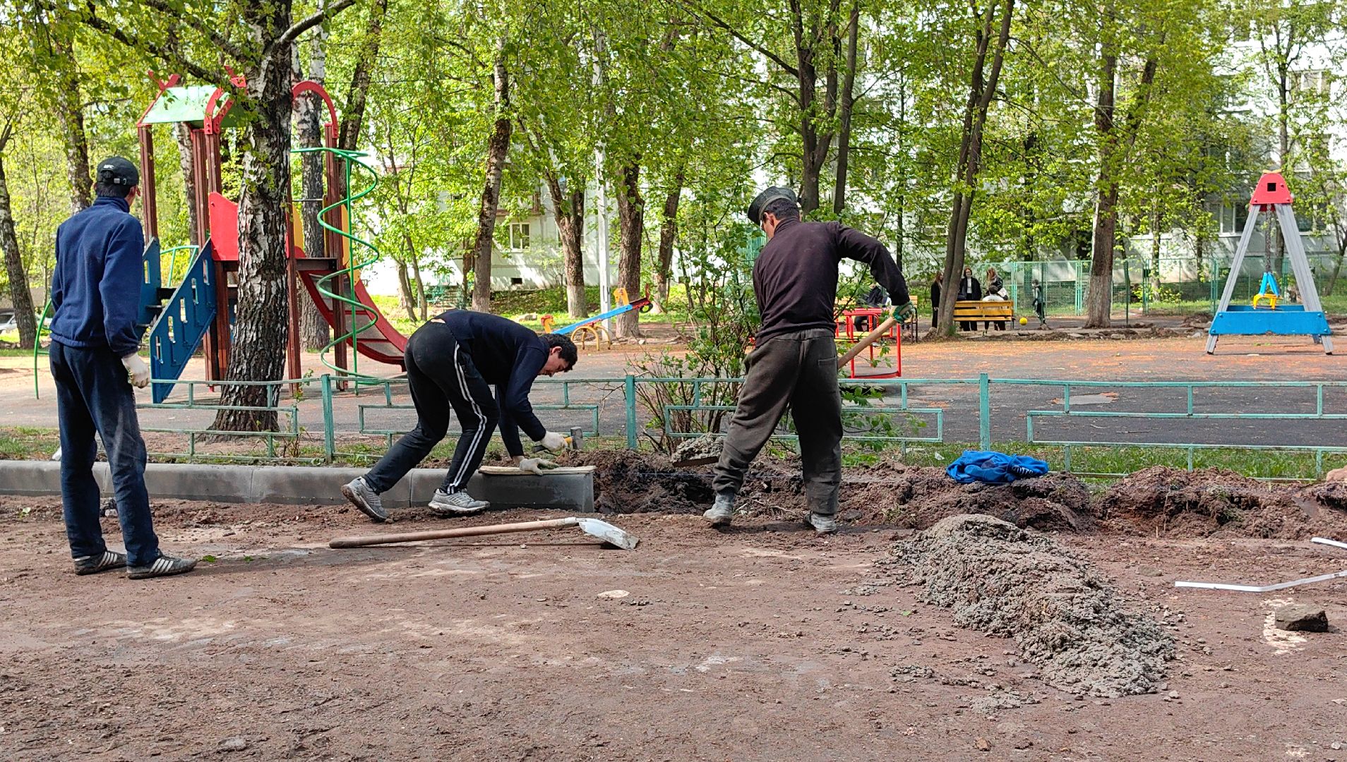 благоустройство, бордюр, площадка, турник, парковка,
