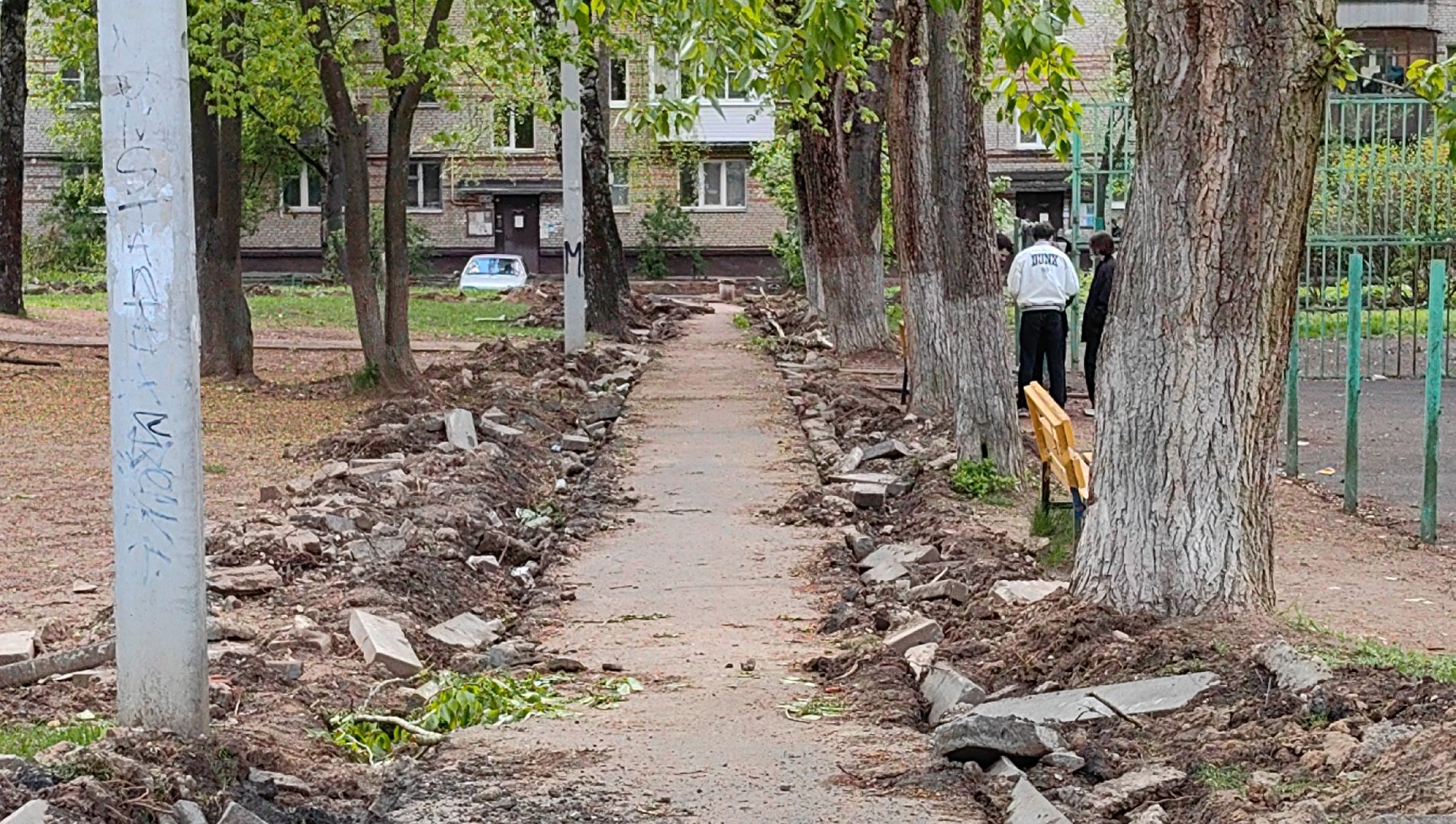 благоустройство, бордюр, площадка, турник, парковка,